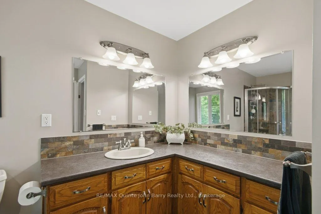 Photo 25 of 256 Colonial Drive, Quinte West, Murray Ward — HOMEH
