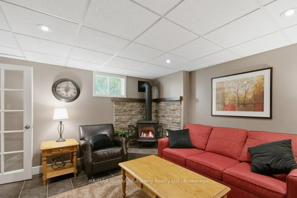 Photo 28 of 256 Colonial Drive, Quinte West, Murray Ward — HOMEH