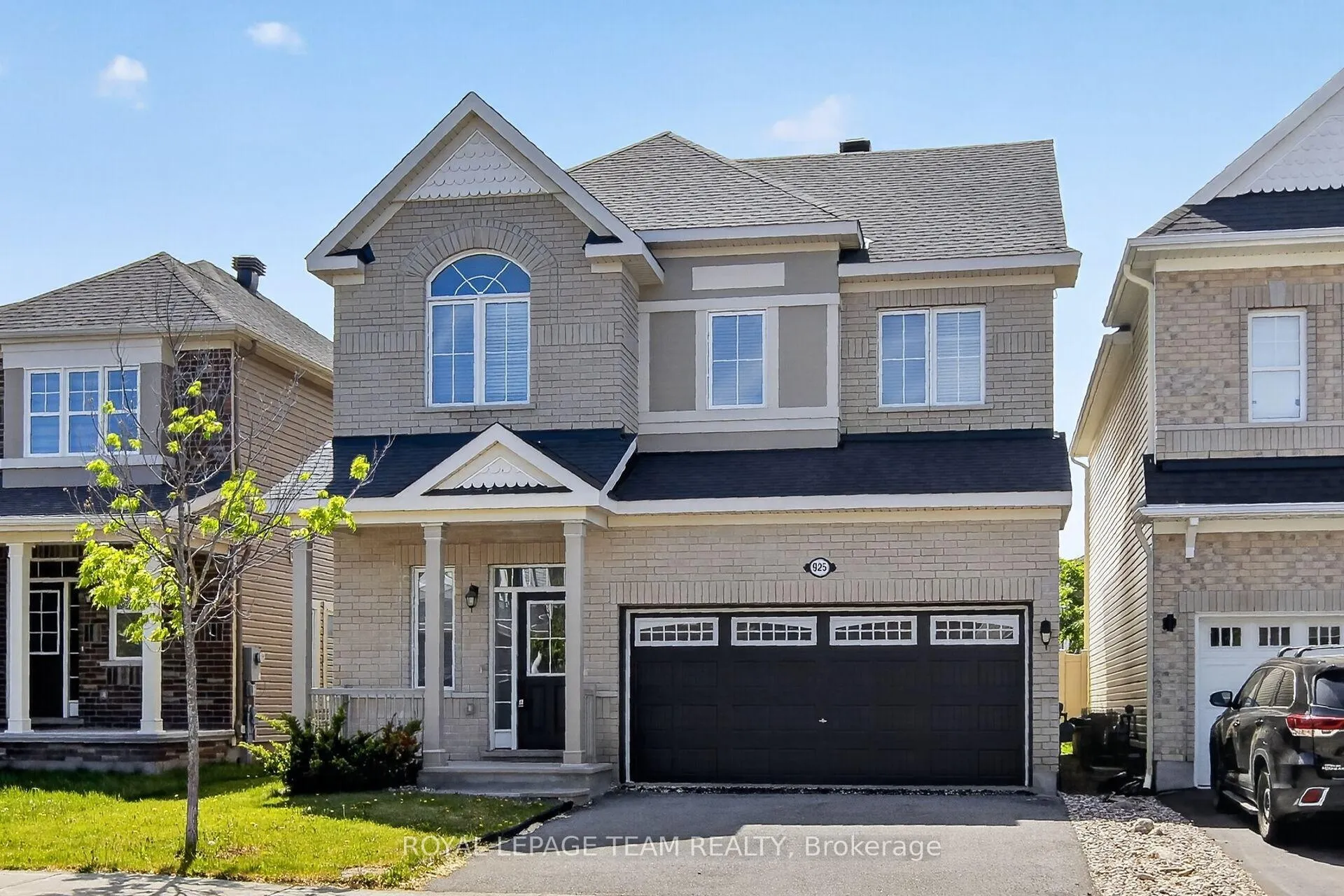 Front of 925 Whimbrel Way