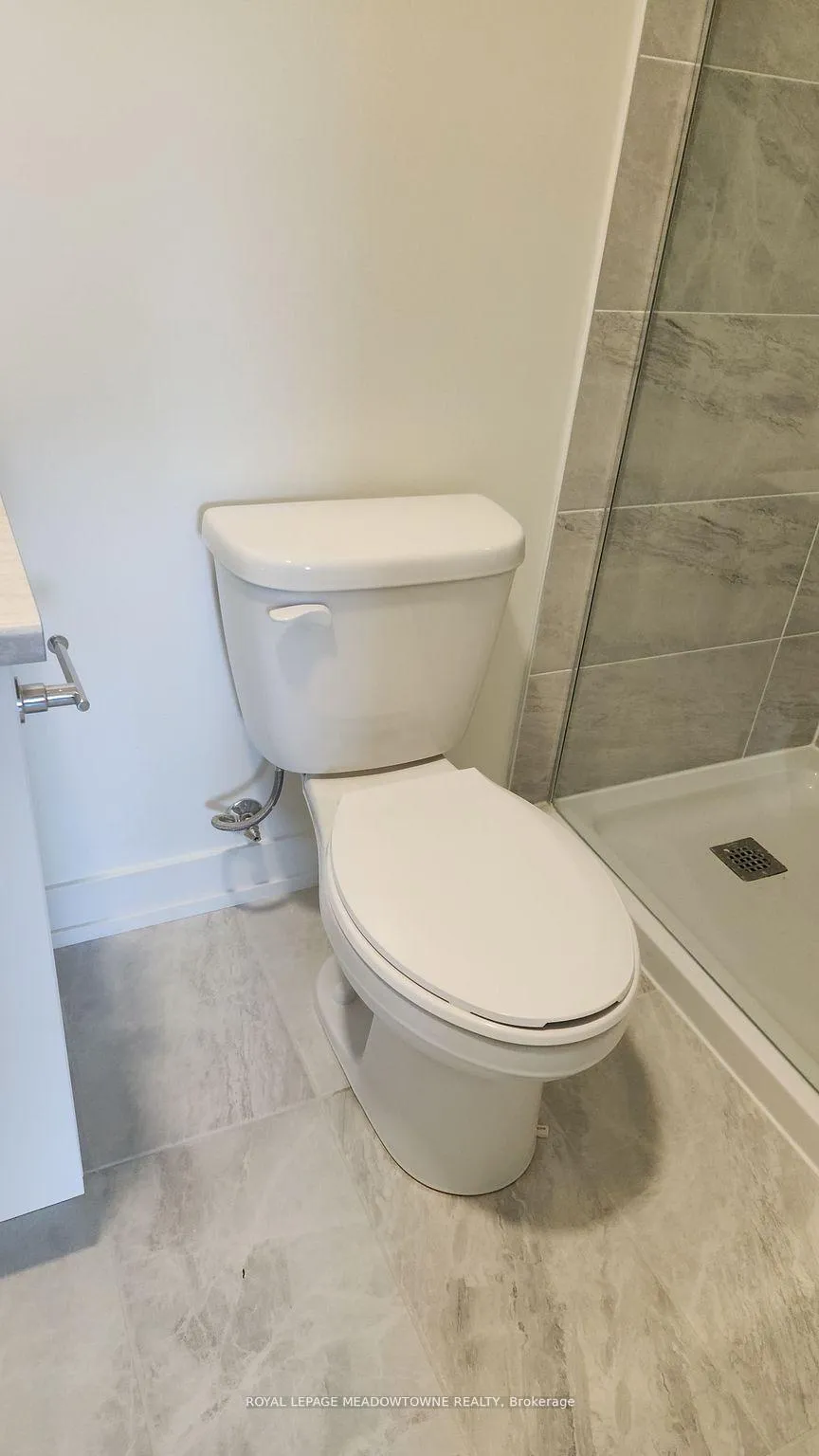 Photo 4 of Unit 106B, 16 Melbourne Avenue N, St. Catharines, E. Chester — HOMEH