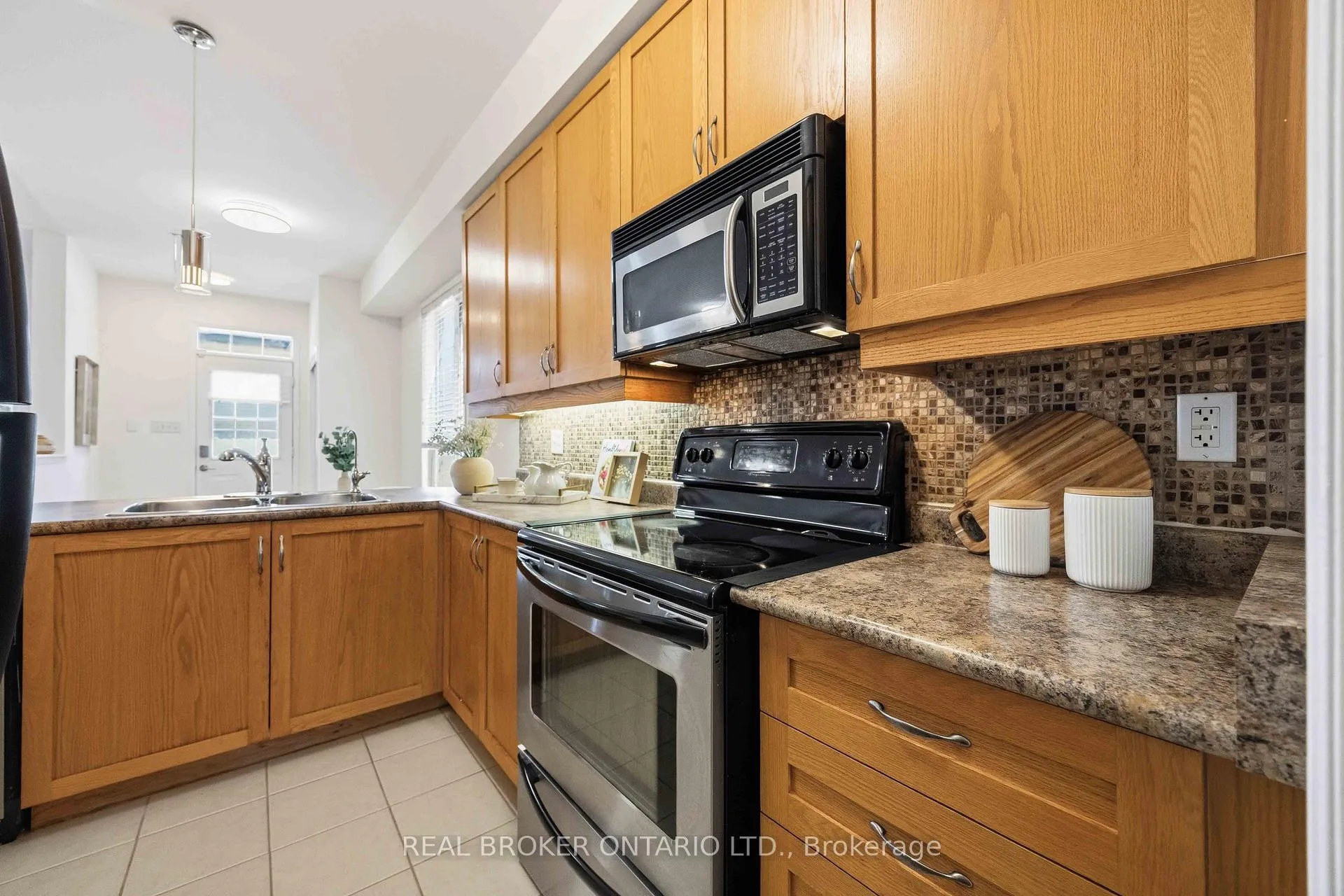 Photo 18 of 3 Evaridge Drive, Markham, Cornell — HOMEH