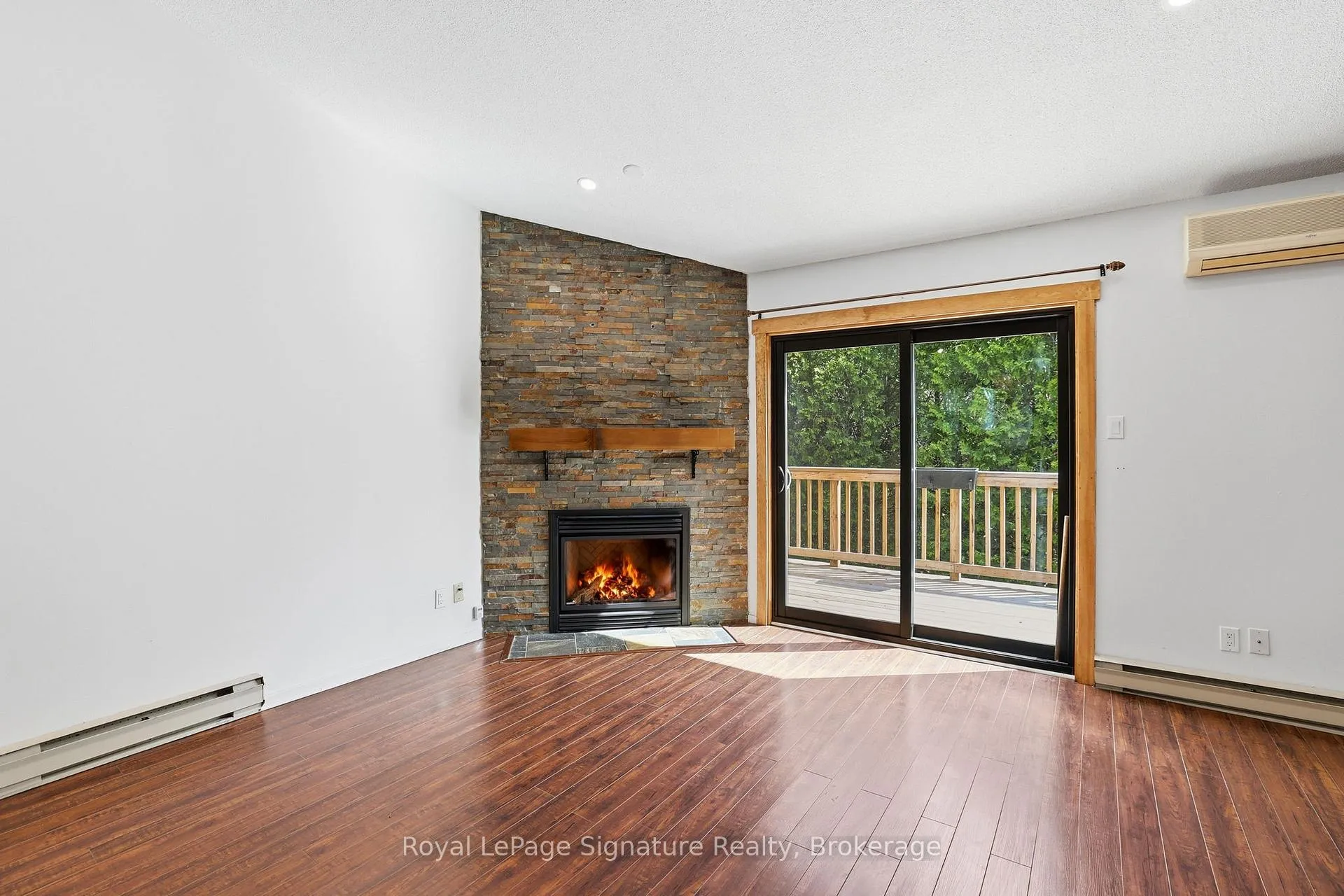 Photo 7 of 585 Oxbow Crescent, Collingwood — HOMEH