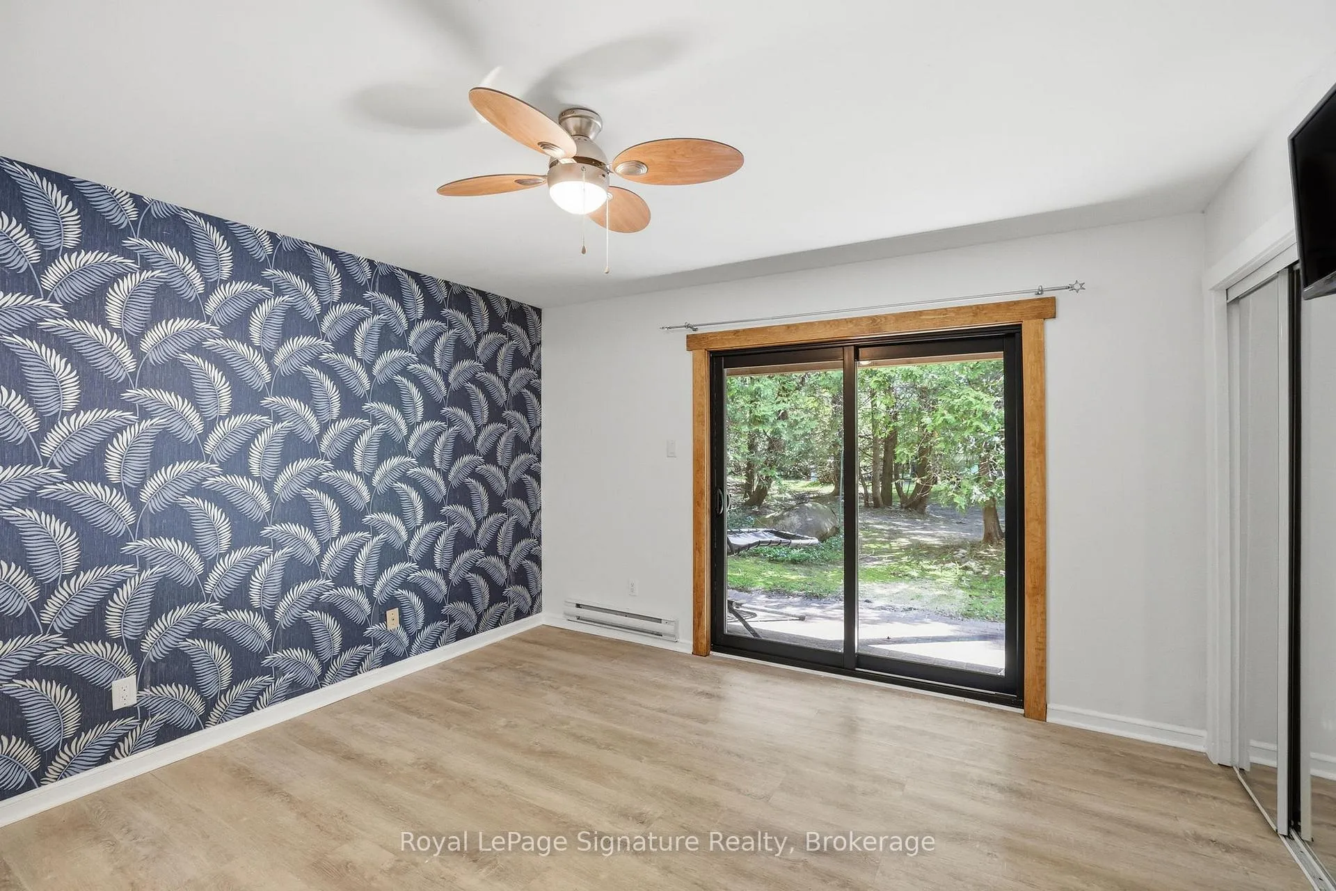 Photo 16 of 585 Oxbow Crescent, Collingwood — HOMEH