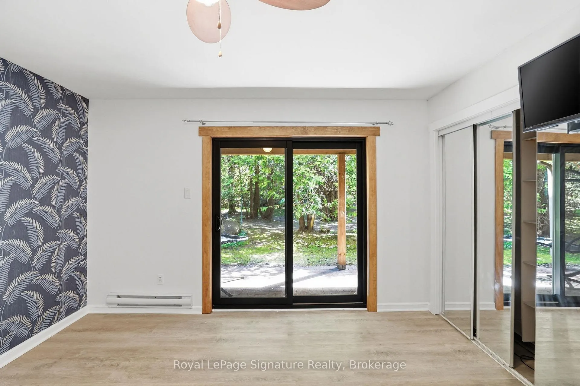 Photo 17 of 585 Oxbow Crescent, Collingwood — HOMEH