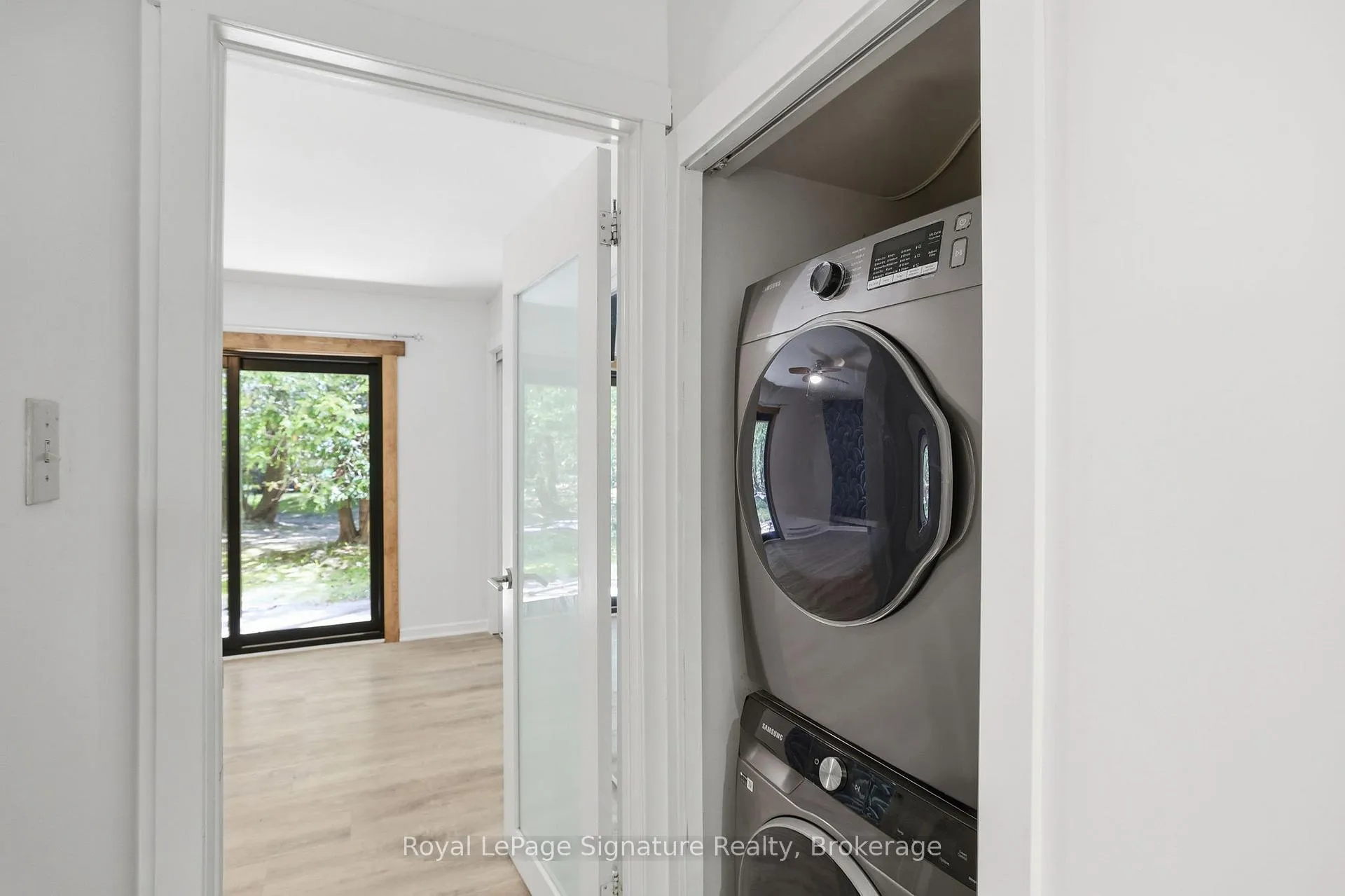 Photo 25 of 585 Oxbow Crescent, Collingwood — HOMEH