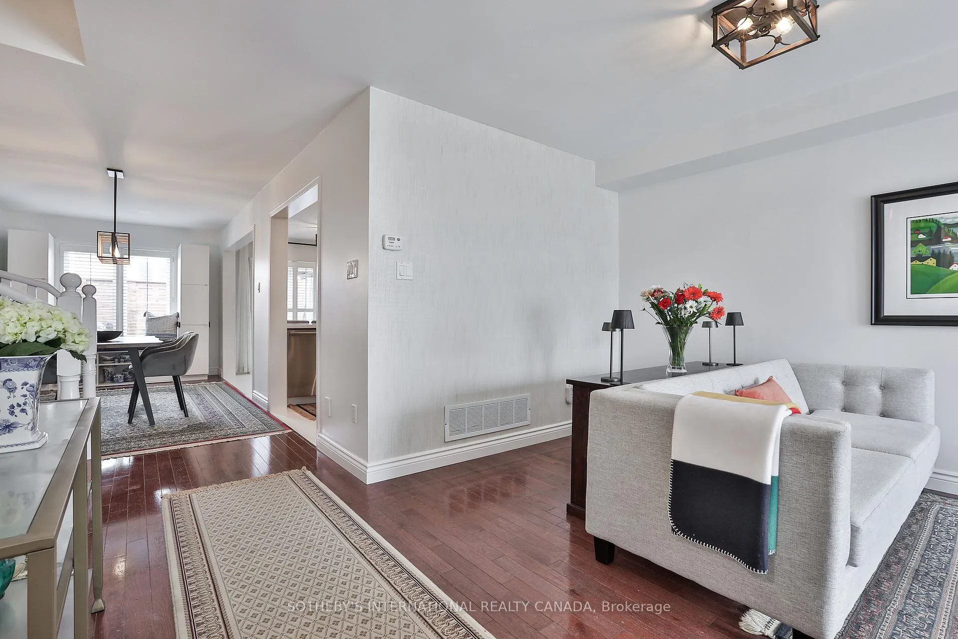 Photo 3 of Unit 3, 20 Minton Drive, Vaughan, East Woodbridge — HOMEH