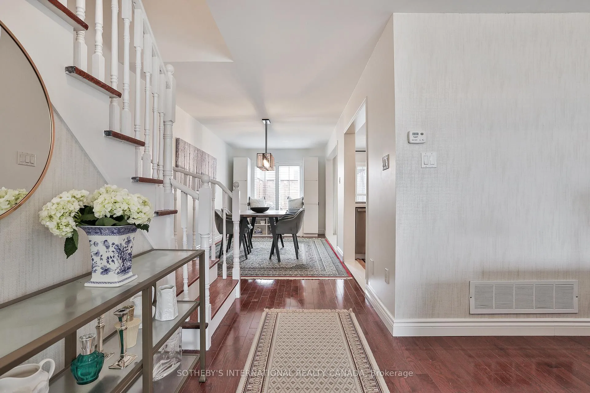 Photo 4 of Unit 3, 20 Minton Drive, Vaughan, East Woodbridge — HOMEH