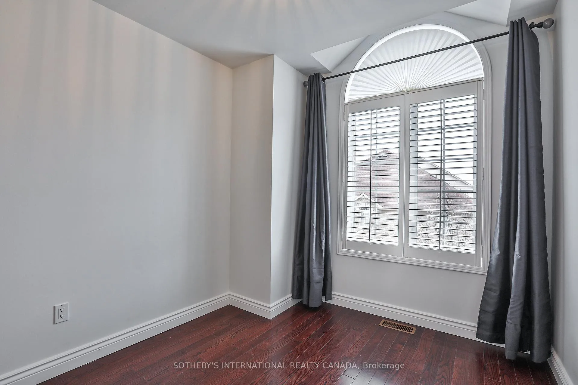 Photo 27 of Unit 3, 20 Minton Drive, Vaughan, East Woodbridge — HOMEH