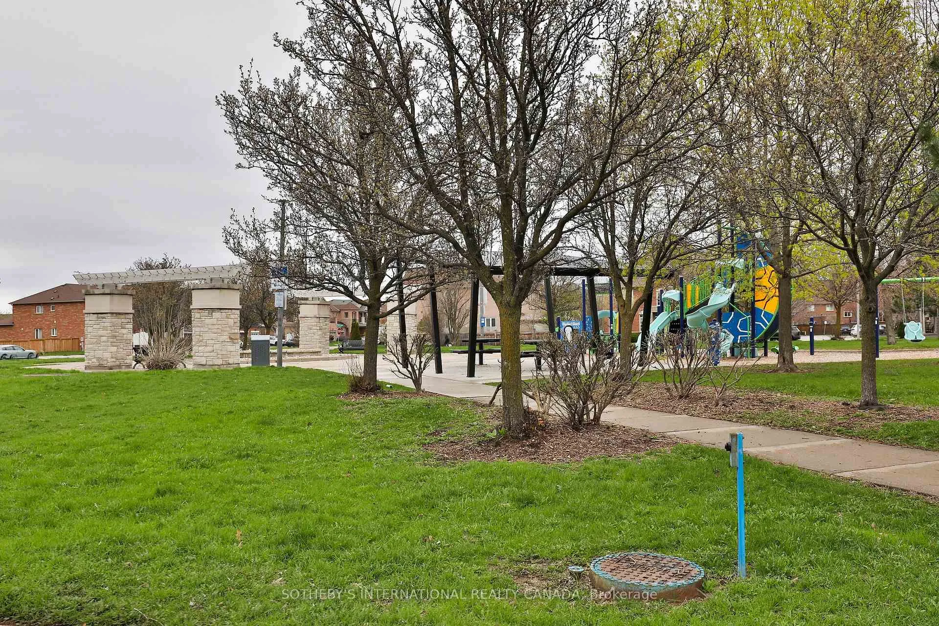 Photo 43 of Unit 3, 20 Minton Drive, Vaughan, East Woodbridge — HOMEH