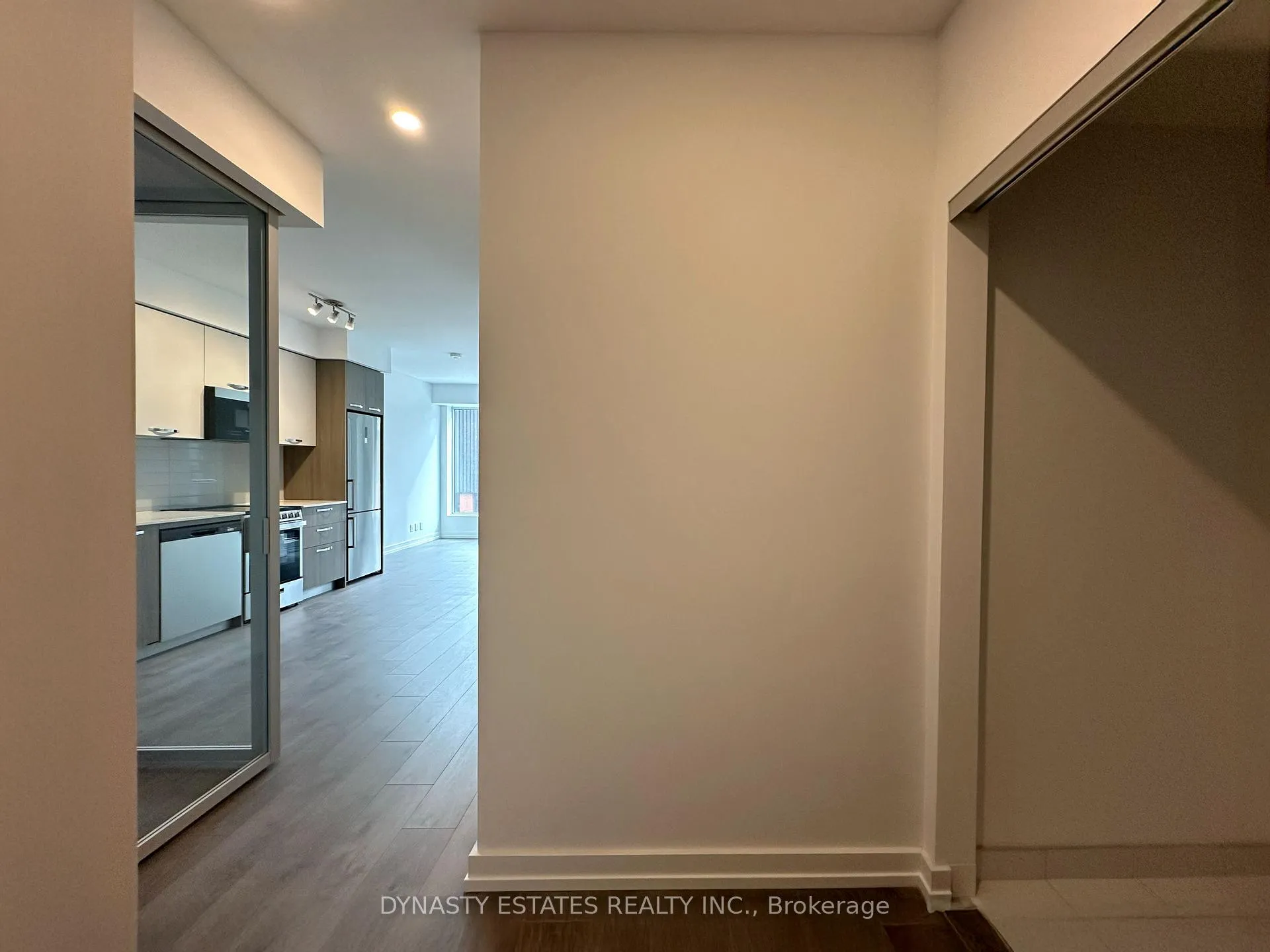 Photo 4 of Unit 411, 75 James Street S, Hamilton, Corktown — HOMEH