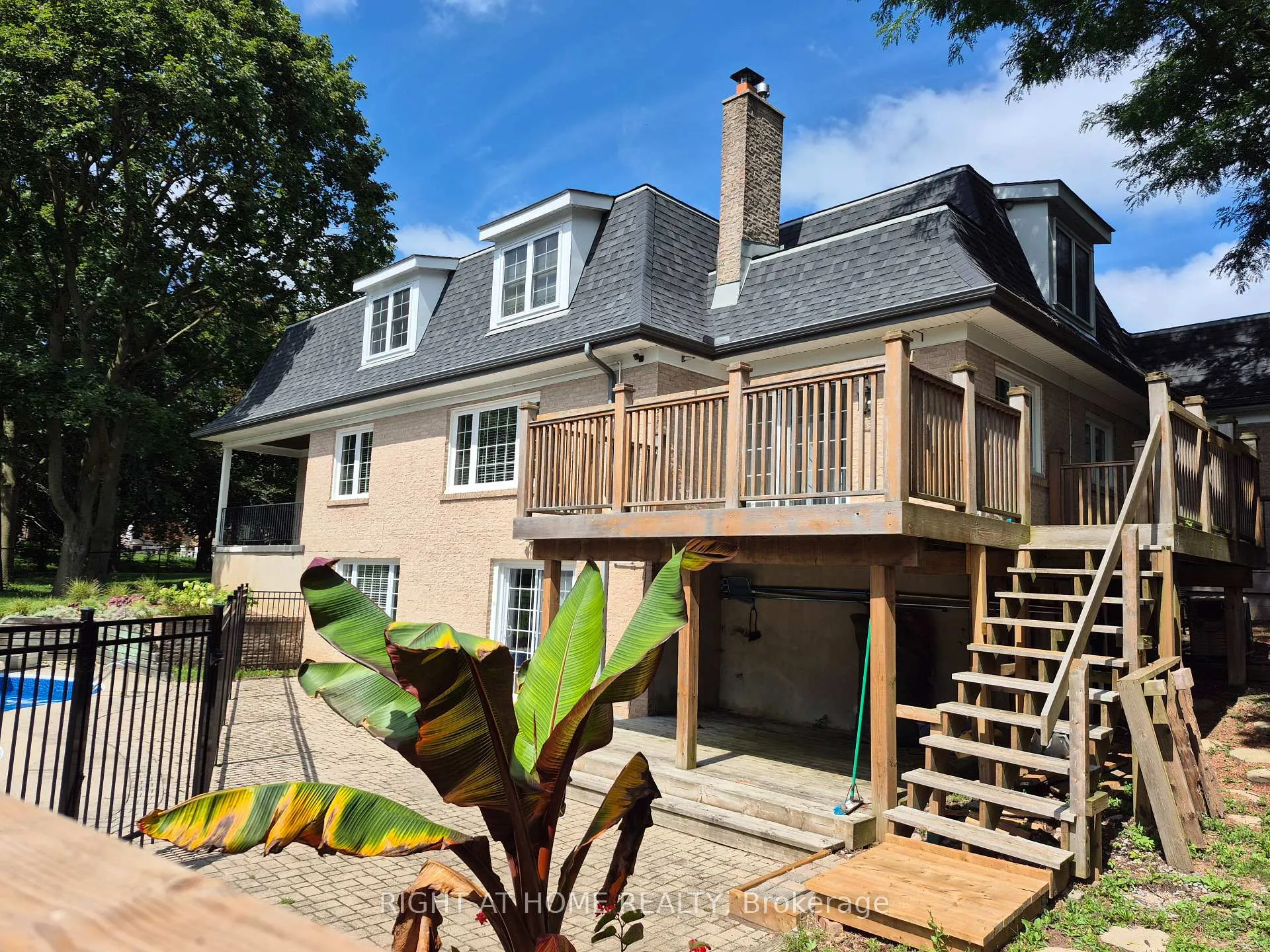 Photo 14 of 21 Post Horn Place, Waterloo, Beechwood — HOMEH