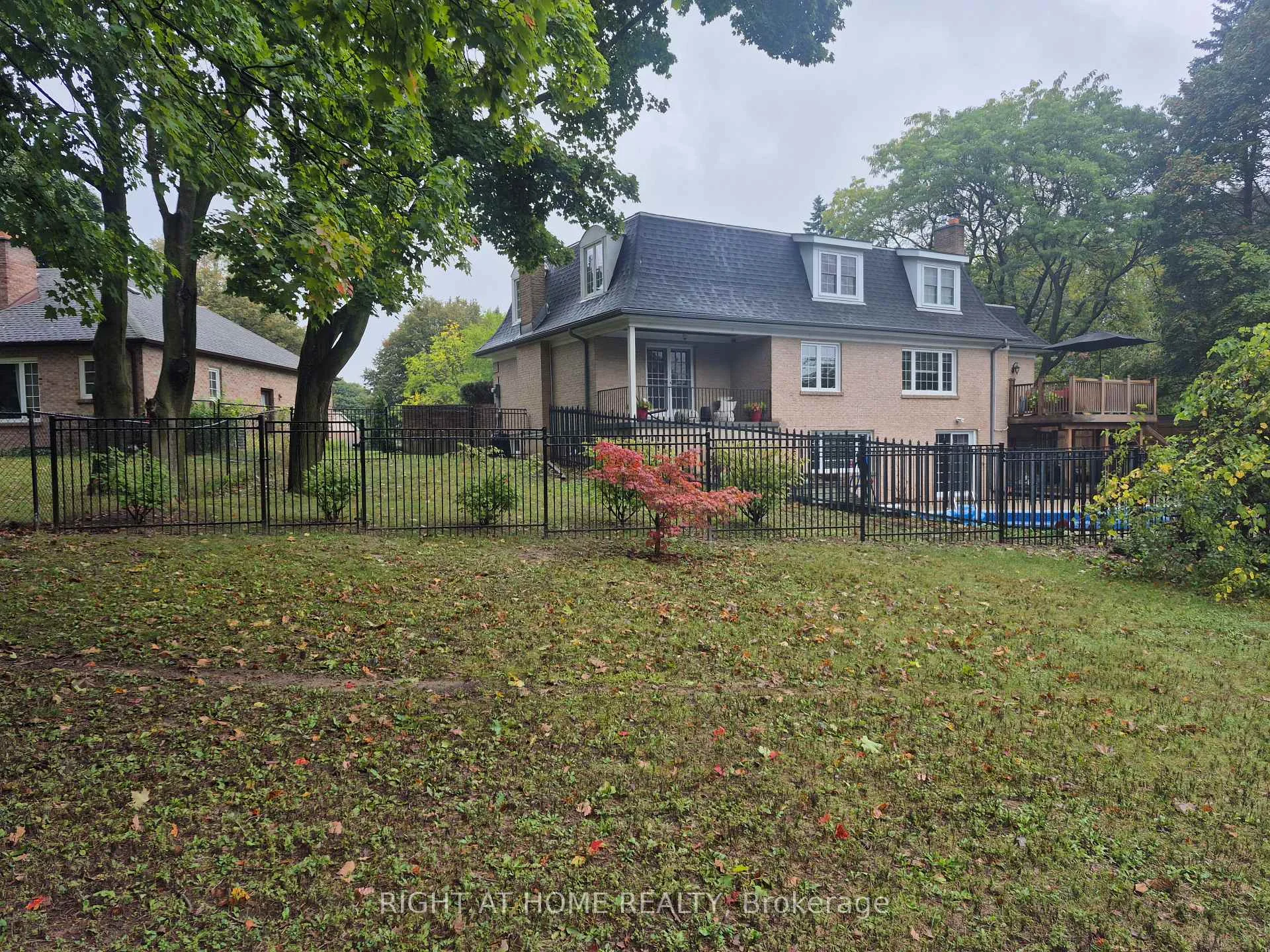 Photo 7 of 21 Post Horn Place, Waterloo, Beechwood — HOMEH