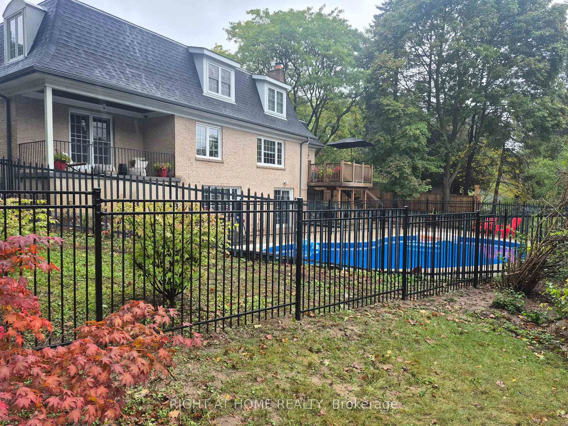 Photo 9 of 21 Post Horn Place, Waterloo, Beechwood — HOMEH