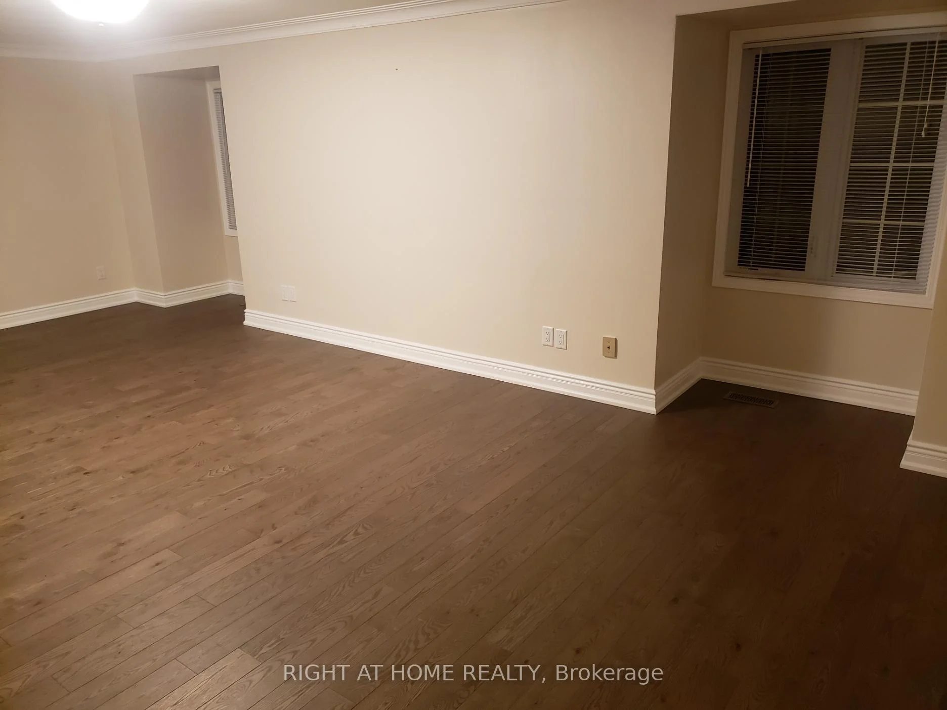 Photo 17 of 21 Post Horn Place, Waterloo, Beechwood — HOMEH