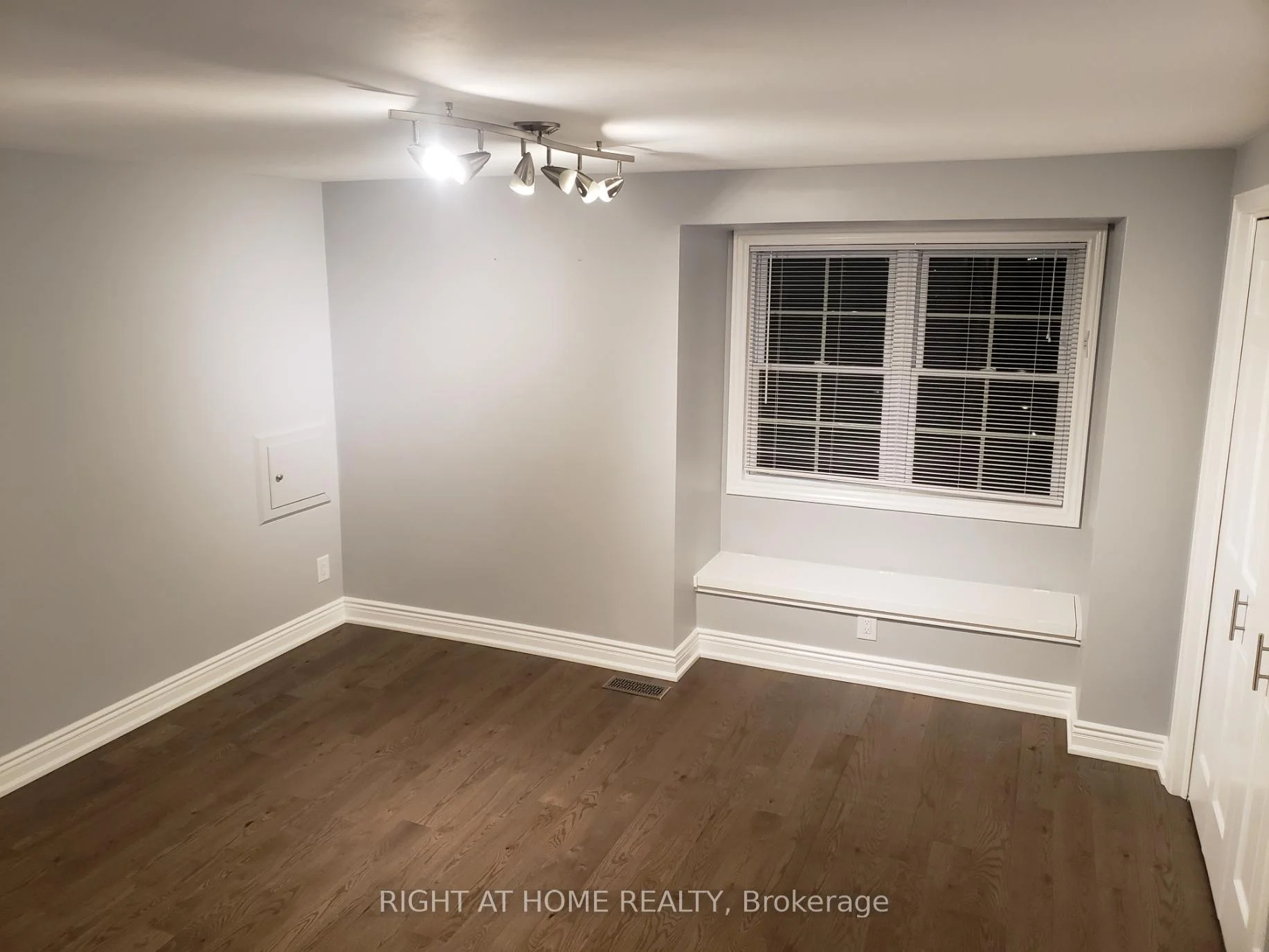 Photo 23 of 21 Post Horn Place, Waterloo, Beechwood — HOMEH