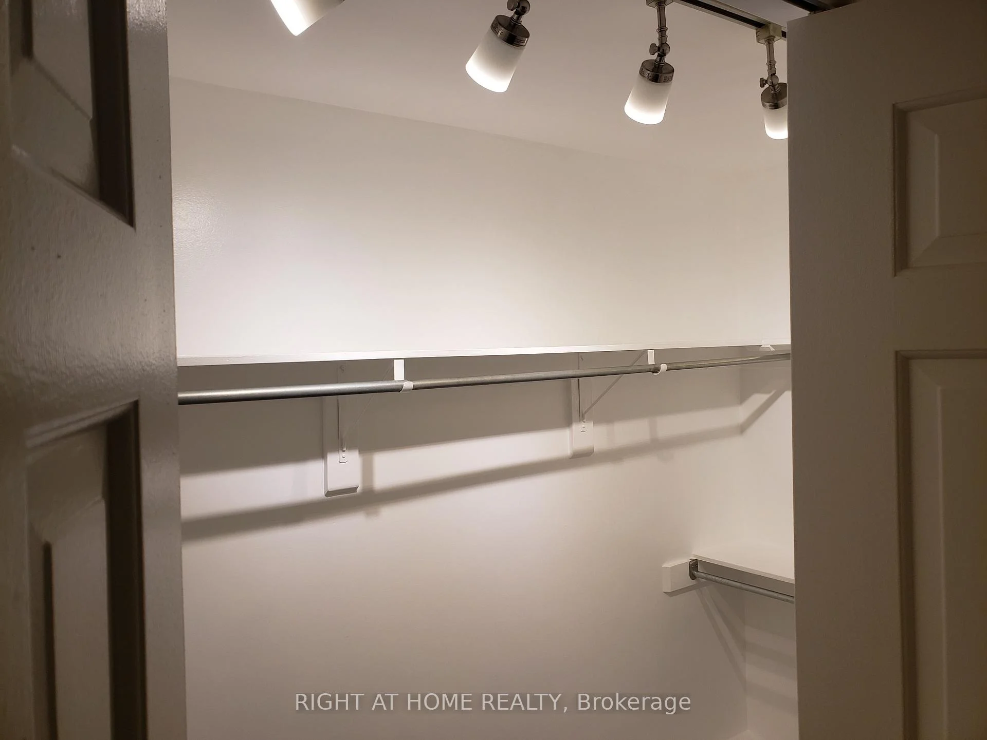 Photo 25 of 21 Post Horn Place, Waterloo, Beechwood — HOMEH