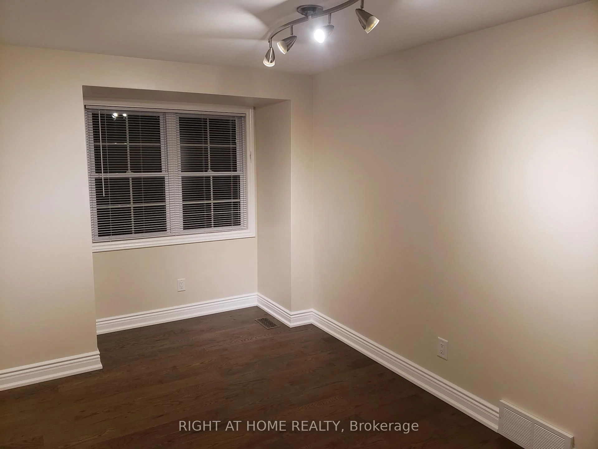Photo 33 of 21 Post Horn Place, Waterloo, Beechwood — HOMEH