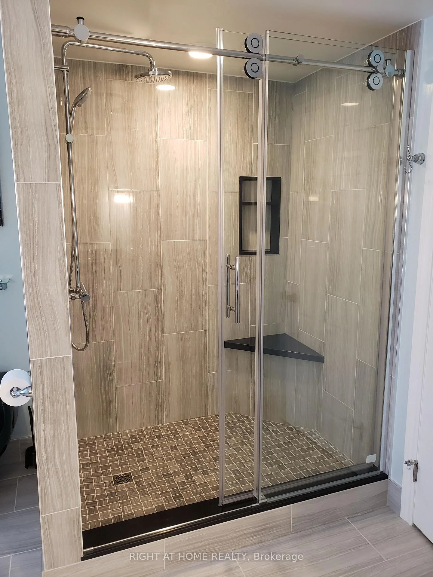 Photo 37 of 21 Post Horn Place, Waterloo, Beechwood — HOMEH