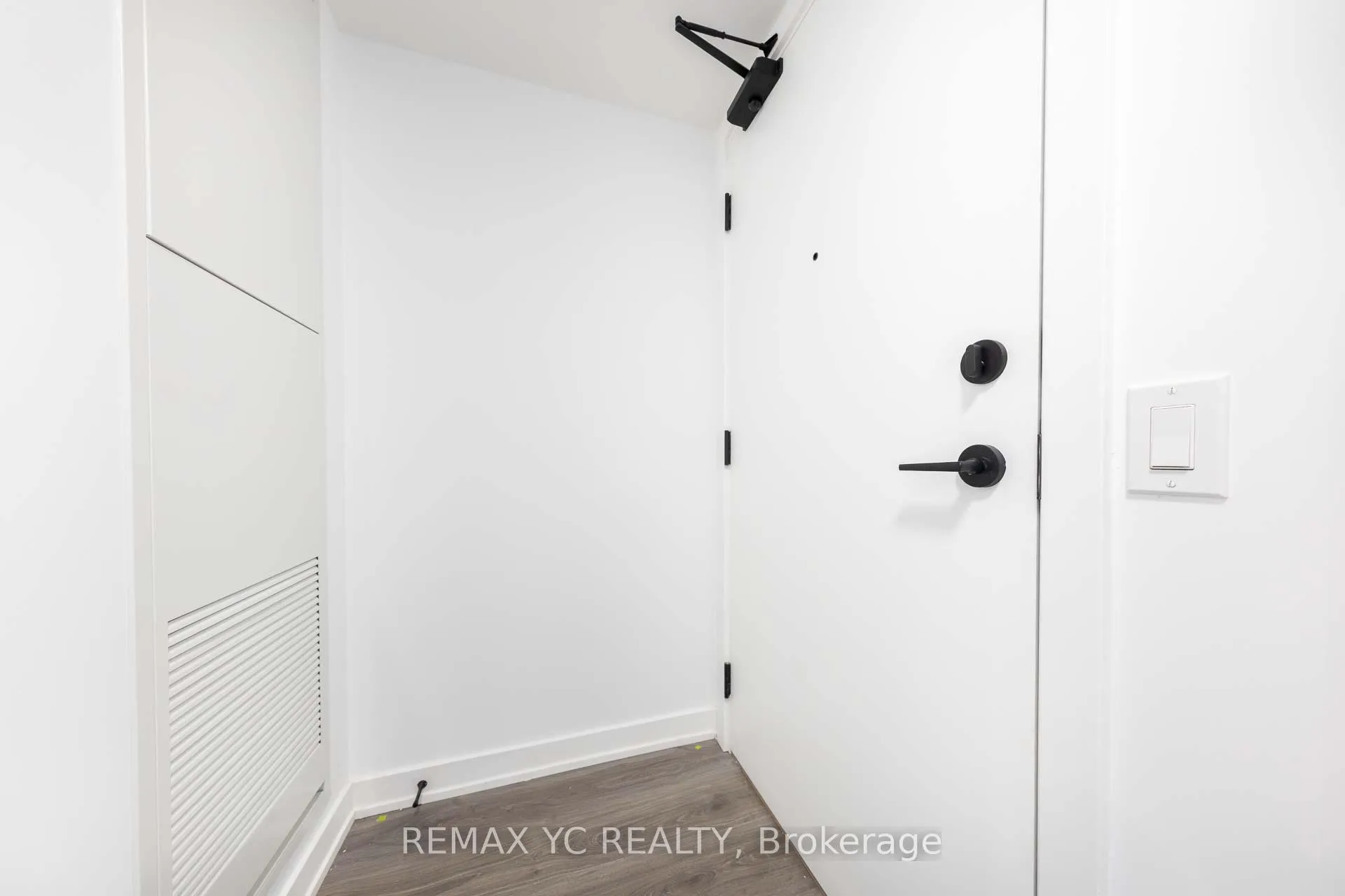 Photo 3 of Unit 3301, 100 Queen Street E, Toronto, Church-Yonge Corridor — HOMEH