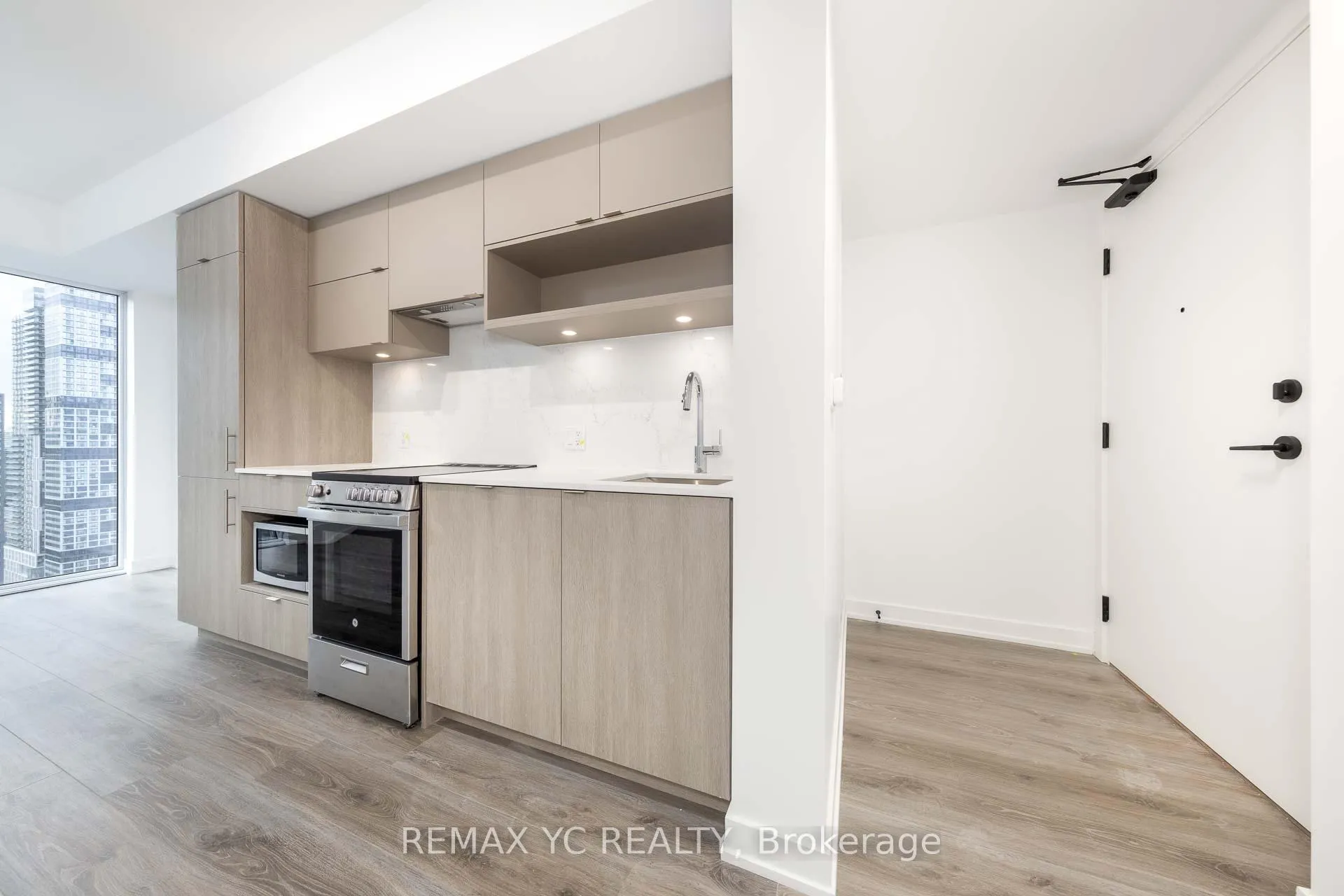 Photo 4 of Unit 3301, 100 Queen Street E, Toronto, Church-Yonge Corridor — HOMEH