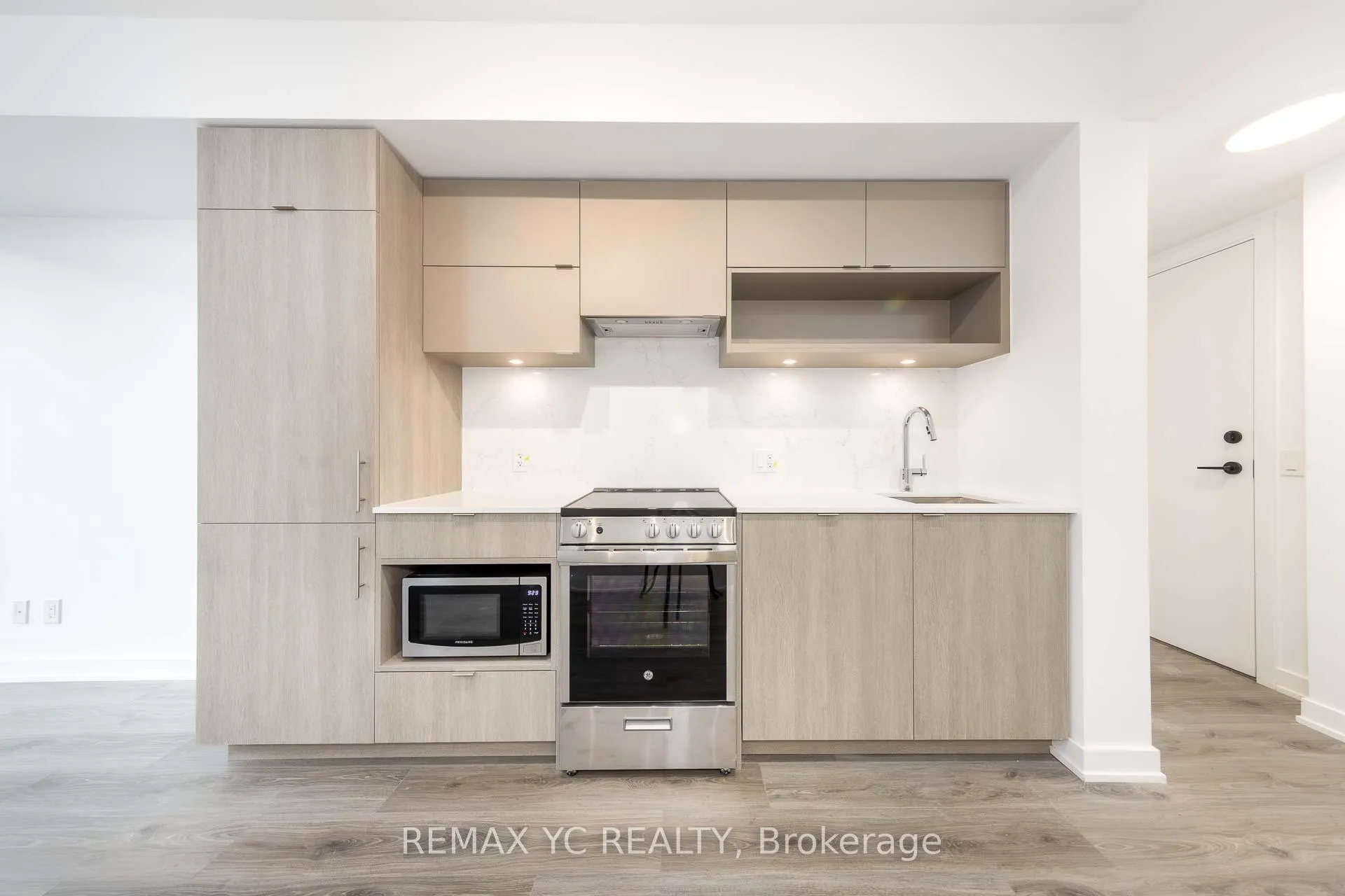 Photo 5 of Unit 3301, 100 Queen Street E, Toronto, Church-Yonge Corridor — HOMEH