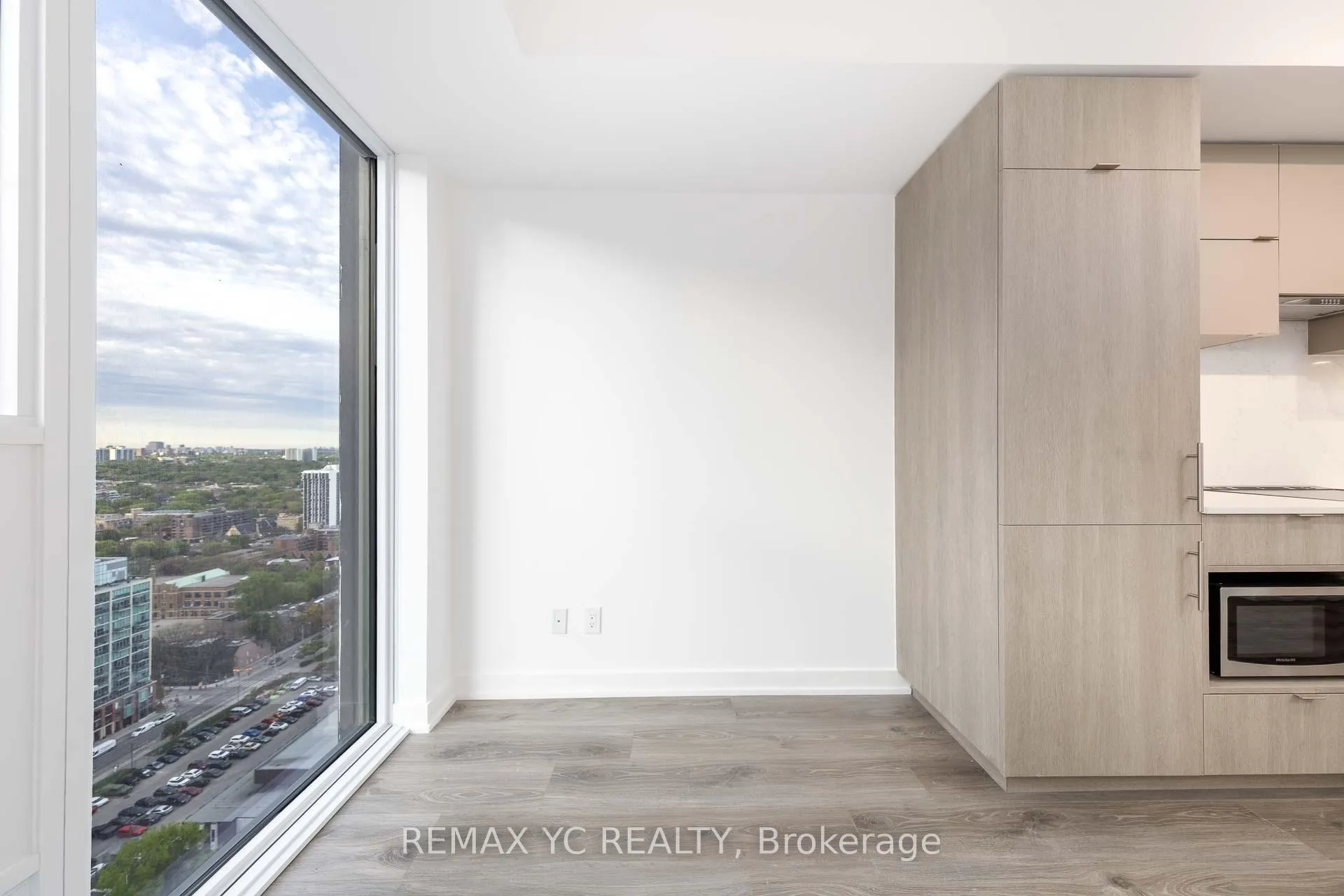Photo 9 of Unit 3301, 100 Queen Street E, Toronto, Church-Yonge Corridor — HOMEH