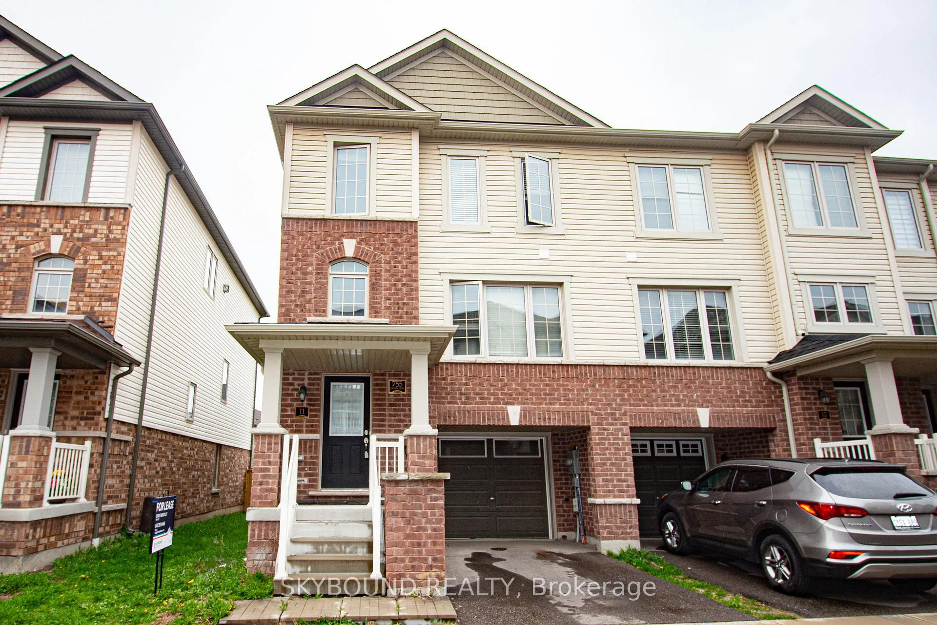 Front of Unit 11, 755 Linden Drive