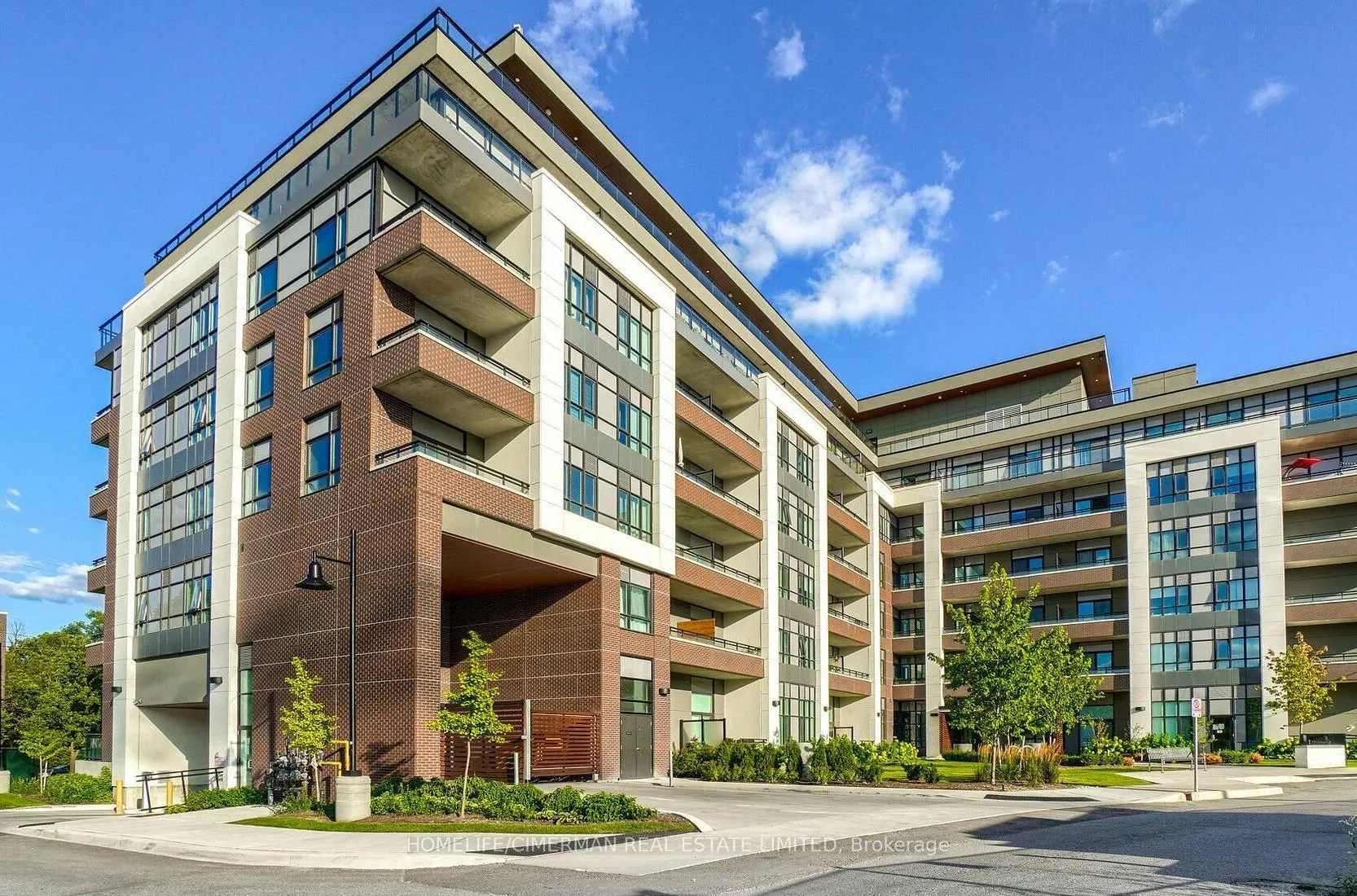 Front of Unit 418, 1 Neighbourhood Lane