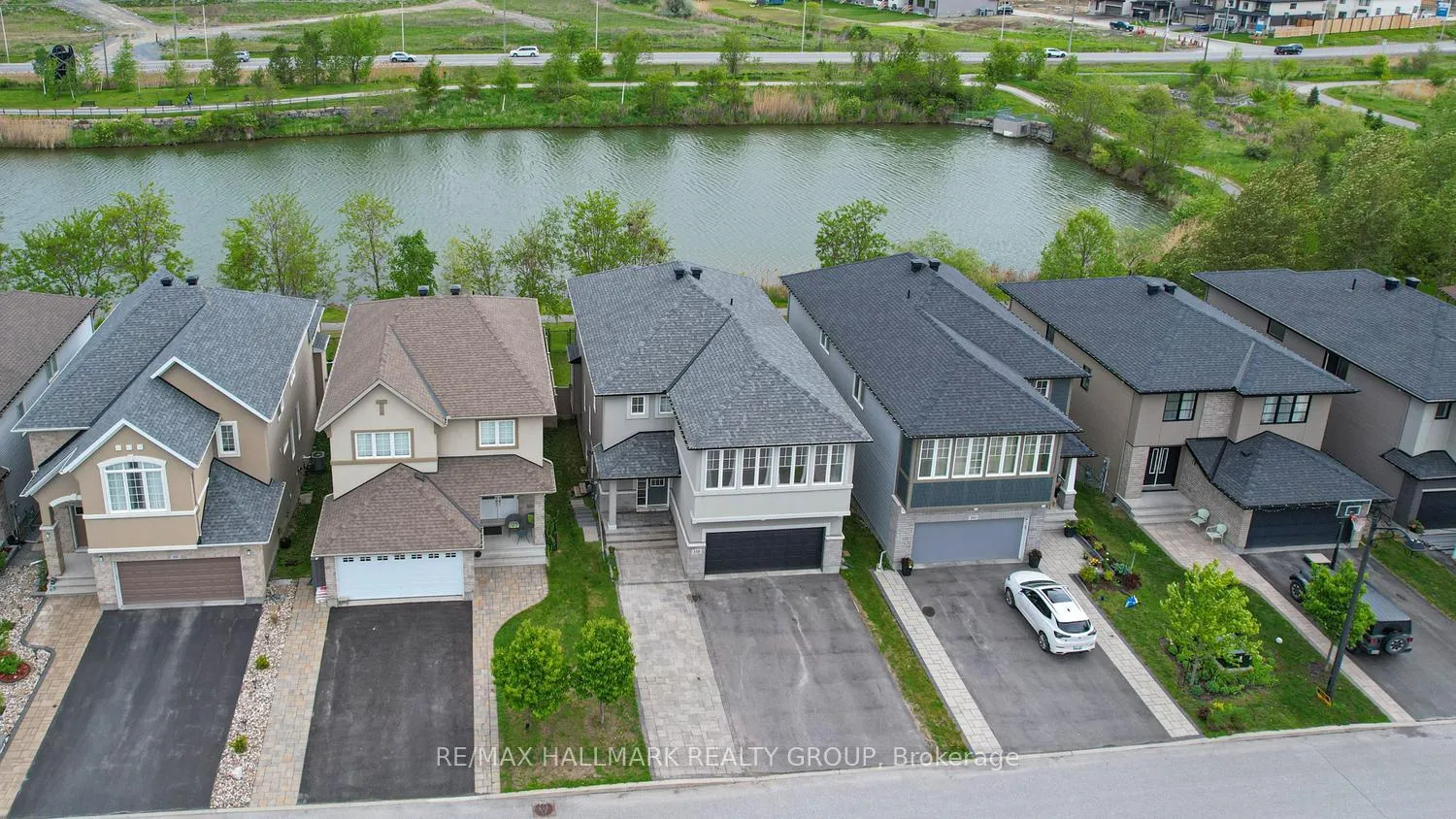 Photo 3 of 339 Andalusian Crescent, Ottawa, Kanata - Emerald Meadows/Trailwest — HOMEH