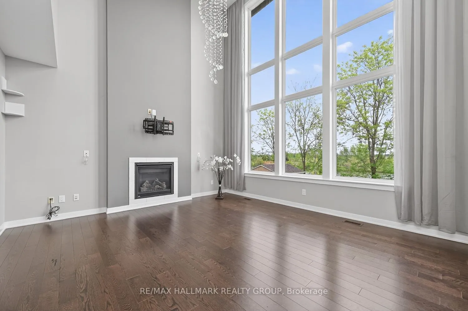 Photo 5 of 339 Andalusian Crescent, Ottawa, Kanata - Emerald Meadows/Trailwest — HOMEH
