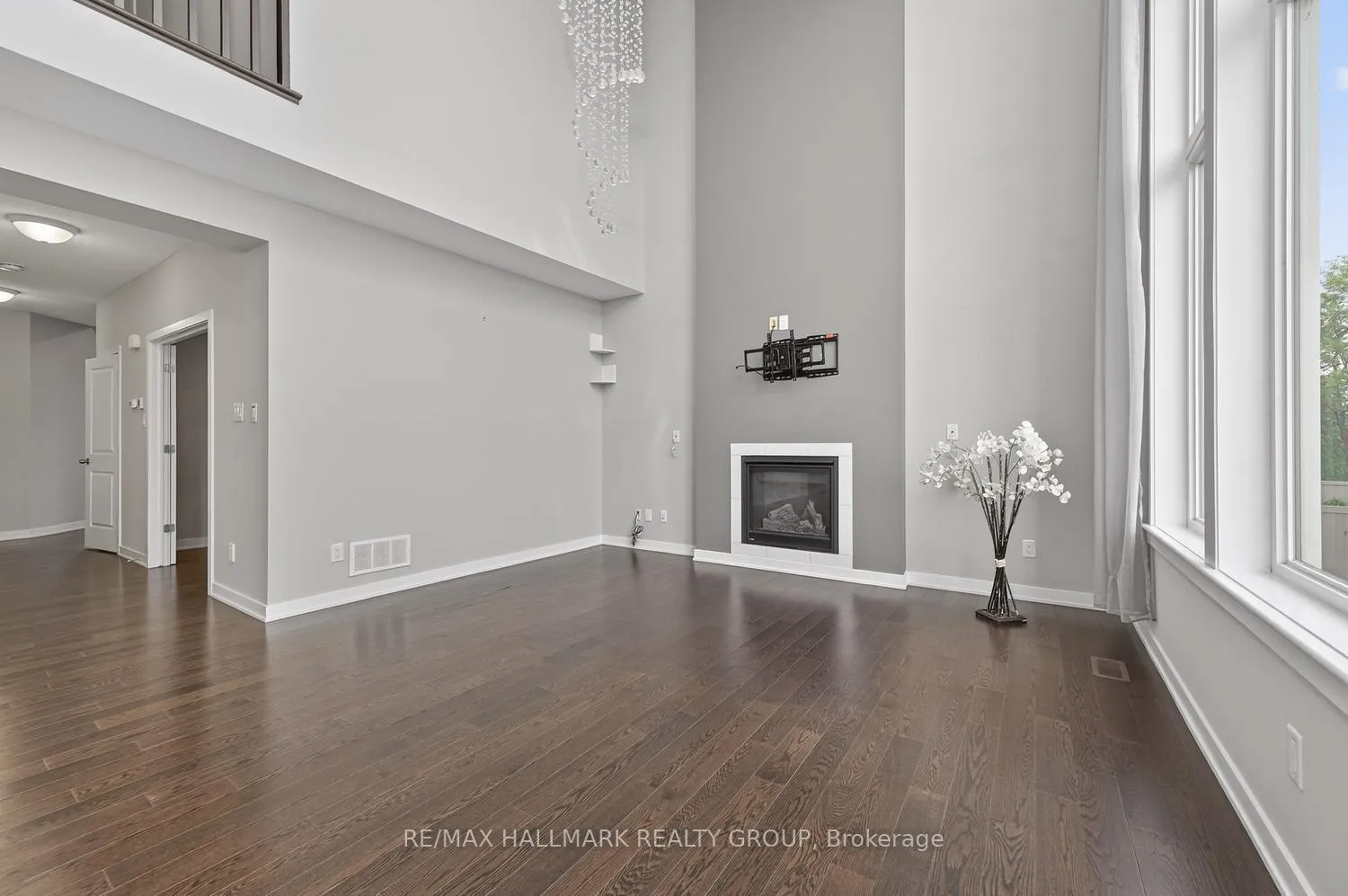 Photo 8 of 339 Andalusian Crescent, Ottawa, Kanata - Emerald Meadows/Trailwest — HOMEH