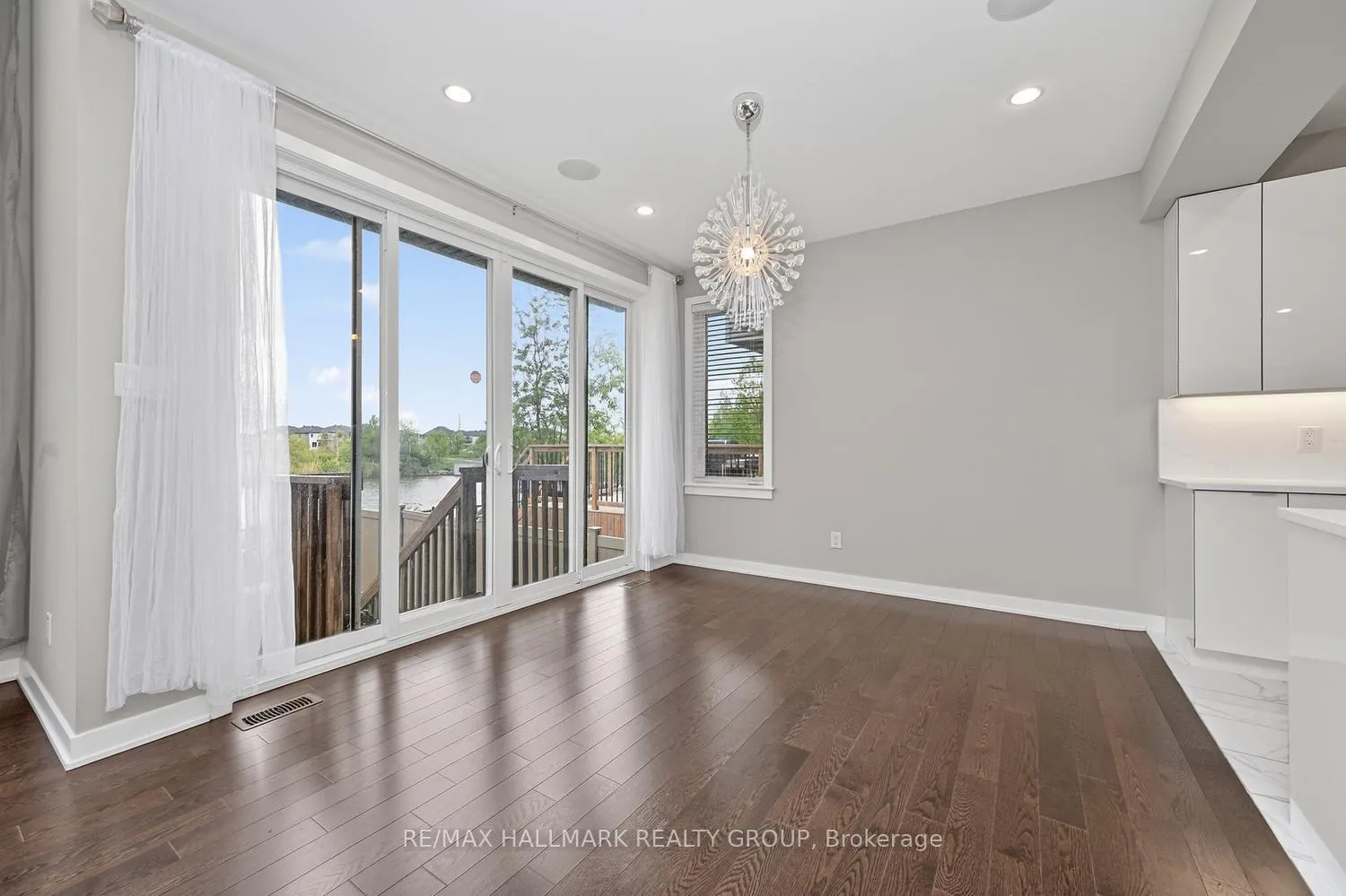 Photo 11 of 339 Andalusian Crescent, Ottawa, Kanata - Emerald Meadows/Trailwest — HOMEH