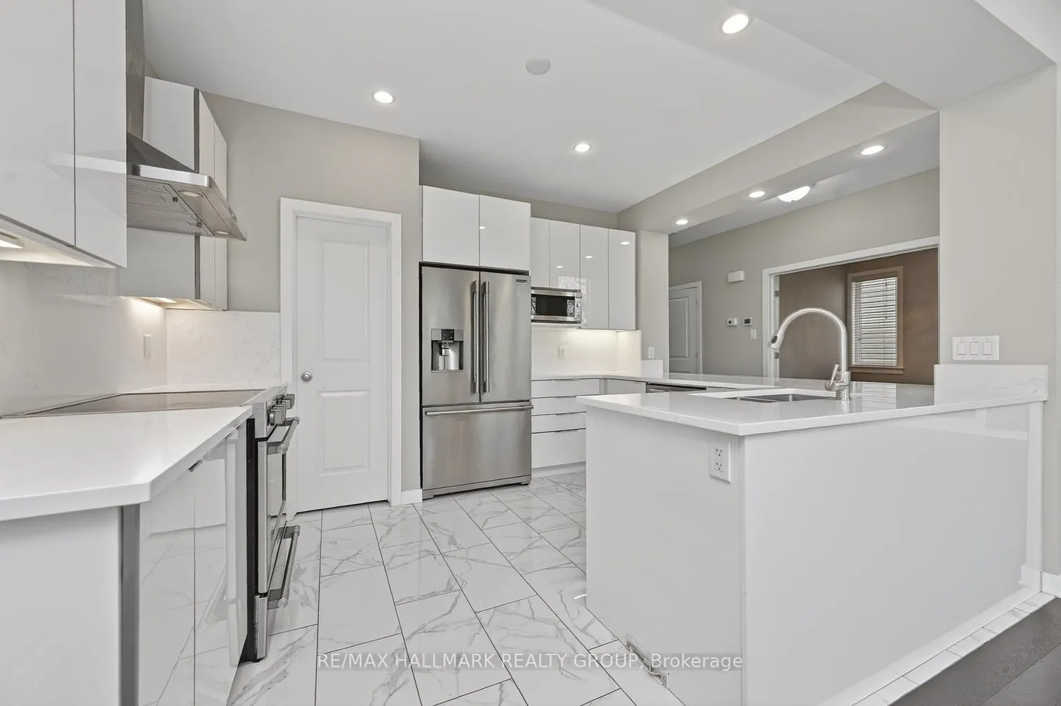 Photo 13 of 339 Andalusian Crescent, Ottawa, Kanata - Emerald Meadows/Trailwest — HOMEH