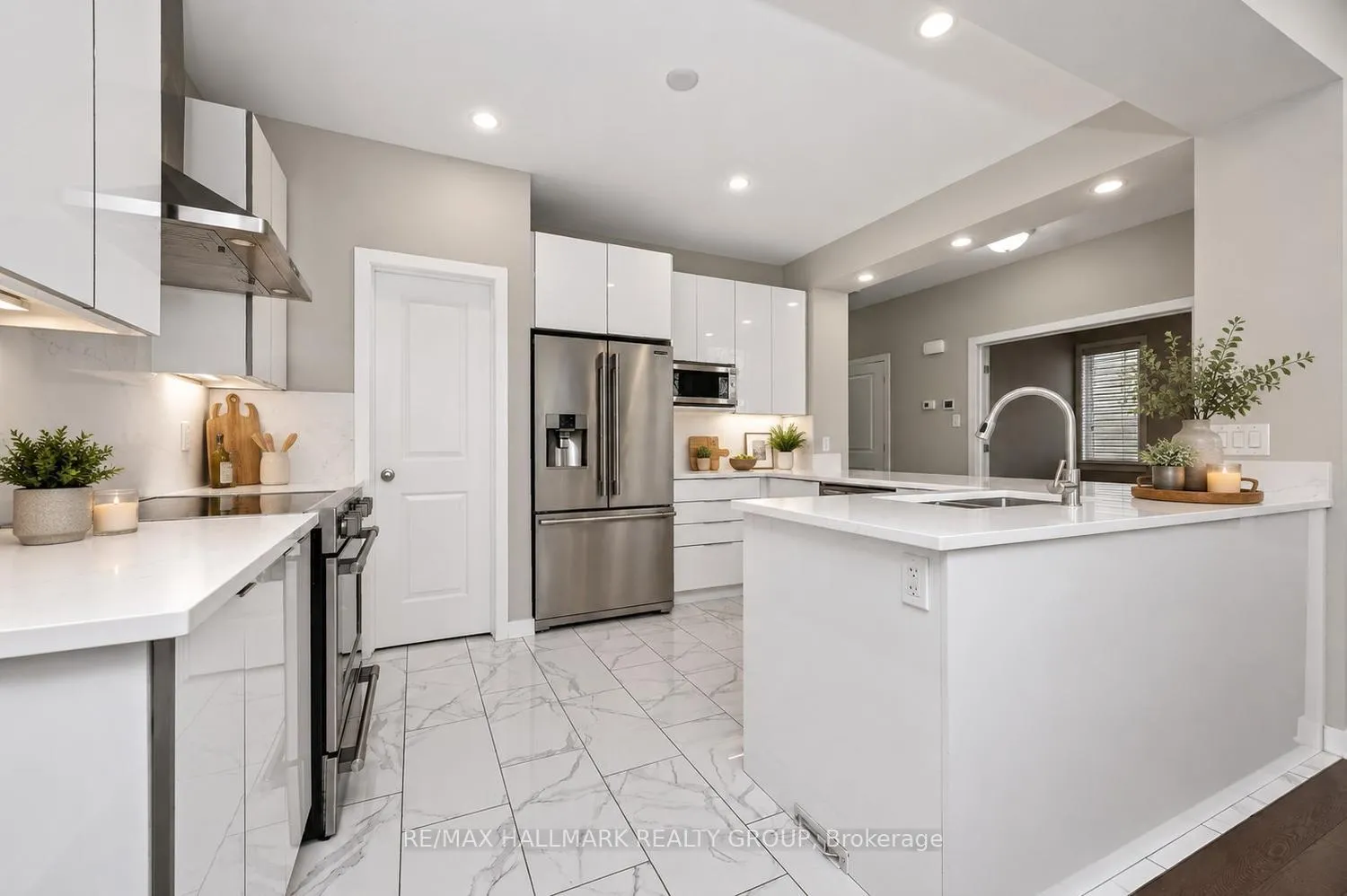 Photo 14 of 339 Andalusian Crescent, Ottawa, Kanata - Emerald Meadows/Trailwest — HOMEH