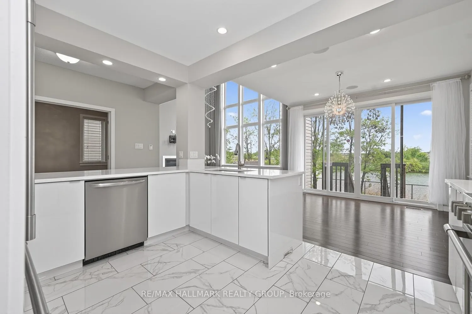 Photo 16 of 339 Andalusian Crescent, Ottawa, Kanata - Emerald Meadows/Trailwest — HOMEH