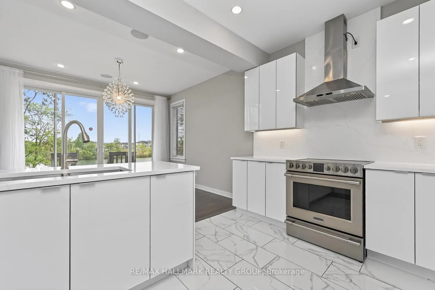 Photo 17 of 339 Andalusian Crescent, Ottawa, Kanata - Emerald Meadows/Trailwest — HOMEH