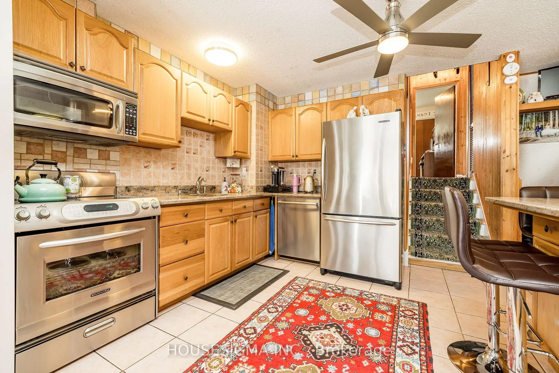 Photo 8 of 994 Charlton Drive, Ottawa, Carson Grove — HOMEH