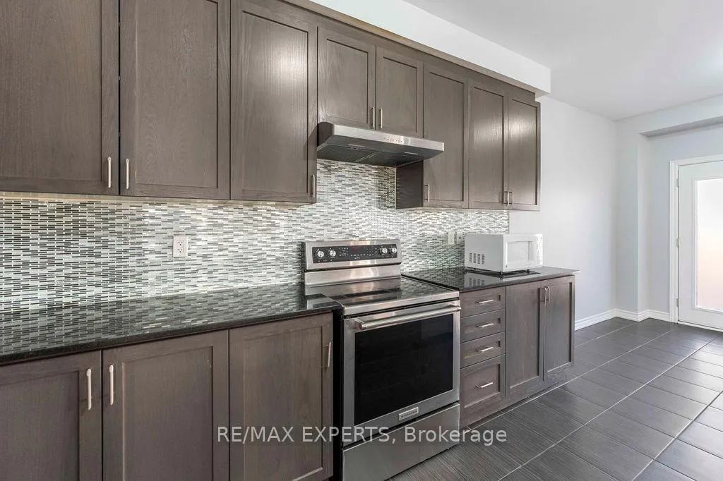 Photo 8 of 300 Remembrance Road, Brampton, Northwest Brampton — HOMEH