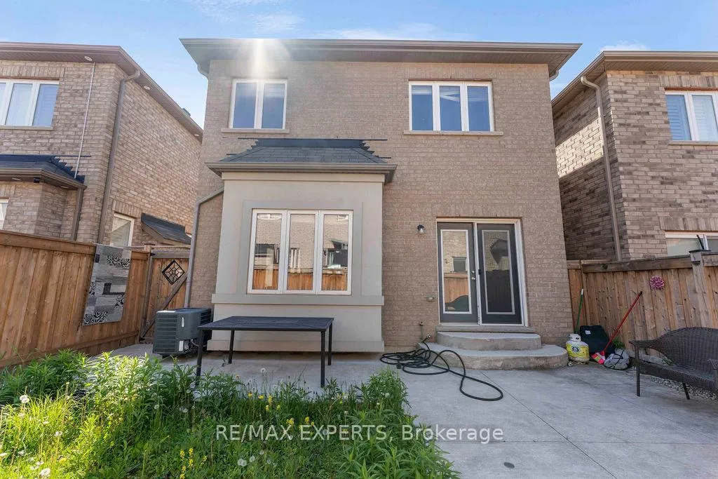 Photo 33 of 300 Remembrance Road, Brampton, Northwest Brampton — HOMEH