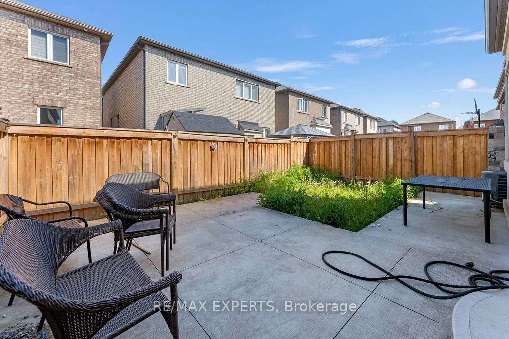 Photo 34 of 300 Remembrance Road, Brampton, Northwest Brampton — HOMEH