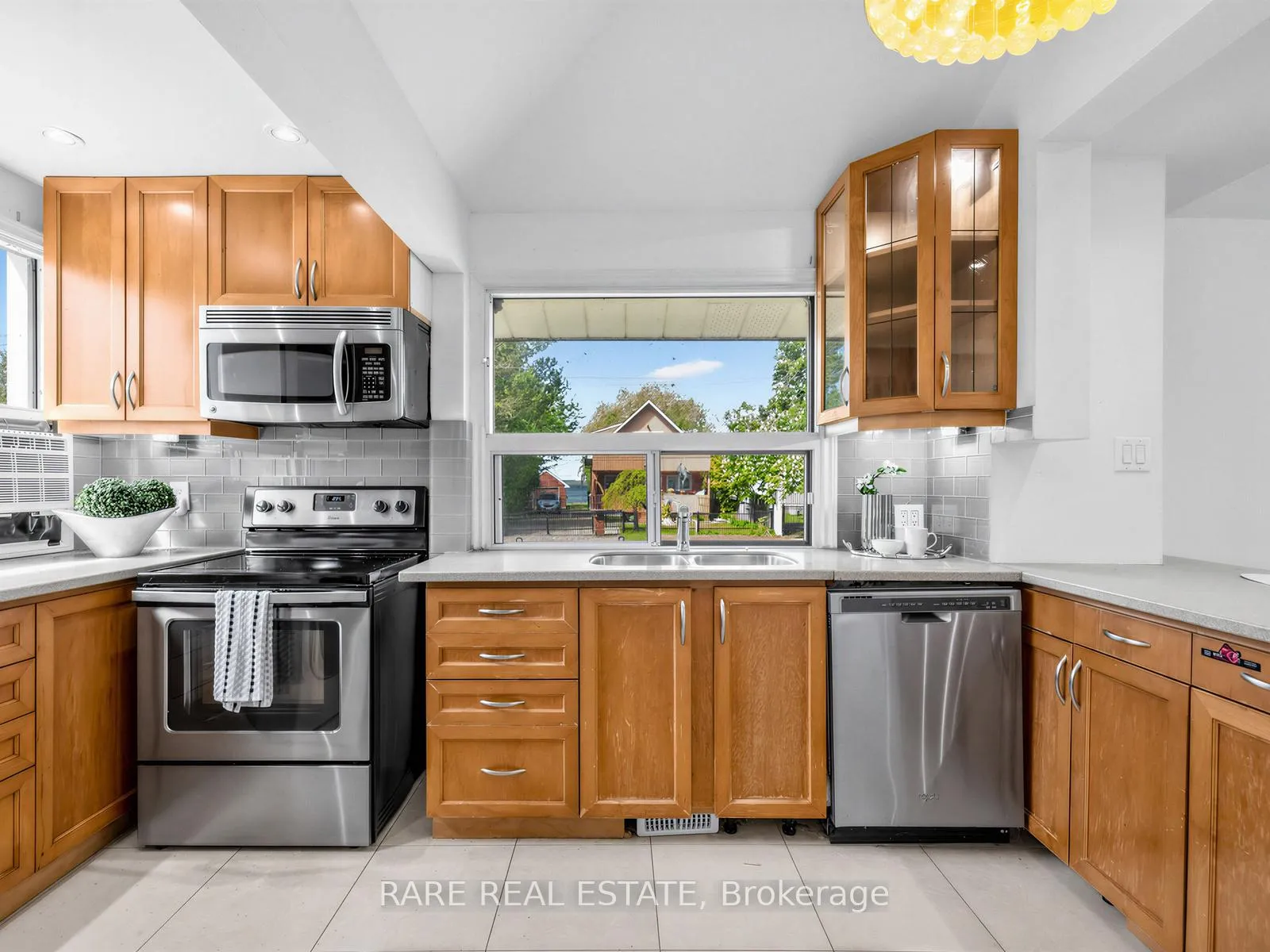Photo 14 of 205 Beach Road, Georgina, Keswick North — HOMEH