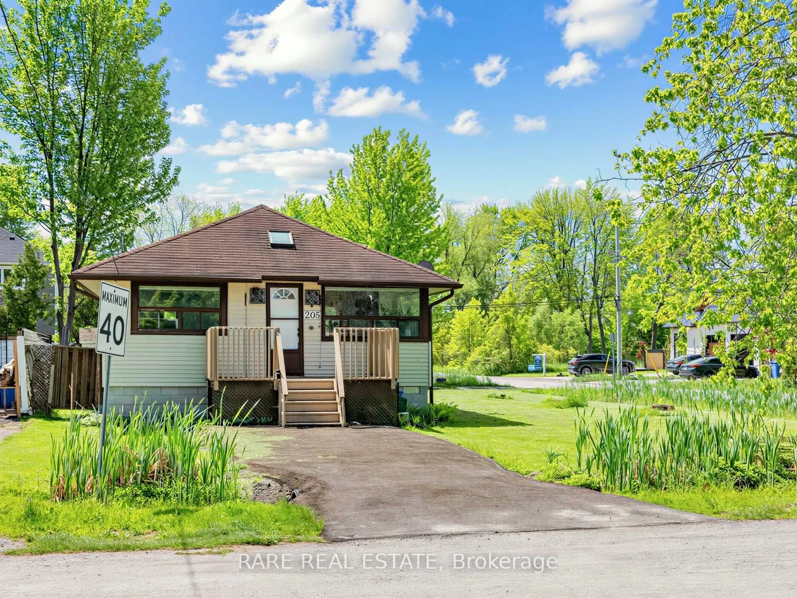 Photo 44 of 205 Beach Road, Georgina, Keswick North — HOMEH