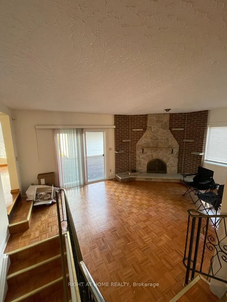 Photo 3 of 6930 Whitman Avenue, Niagara Falls, Arad/Fallsview — HOMEH