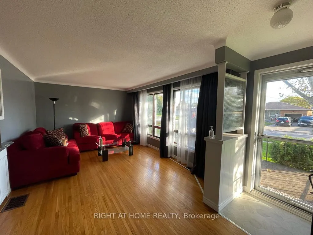 Photo 4 of 6930 Whitman Avenue, Niagara Falls, Arad/Fallsview — HOMEH