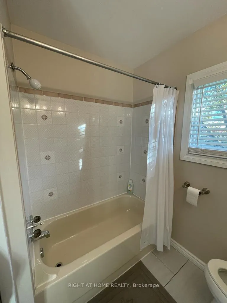 Photo 15 of 6930 Whitman Avenue, Niagara Falls, Arad/Fallsview — HOMEH