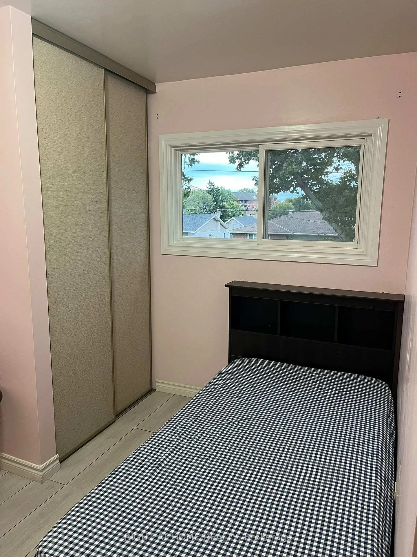 Photo 18 of 6930 Whitman Avenue, Niagara Falls, Arad/Fallsview — HOMEH