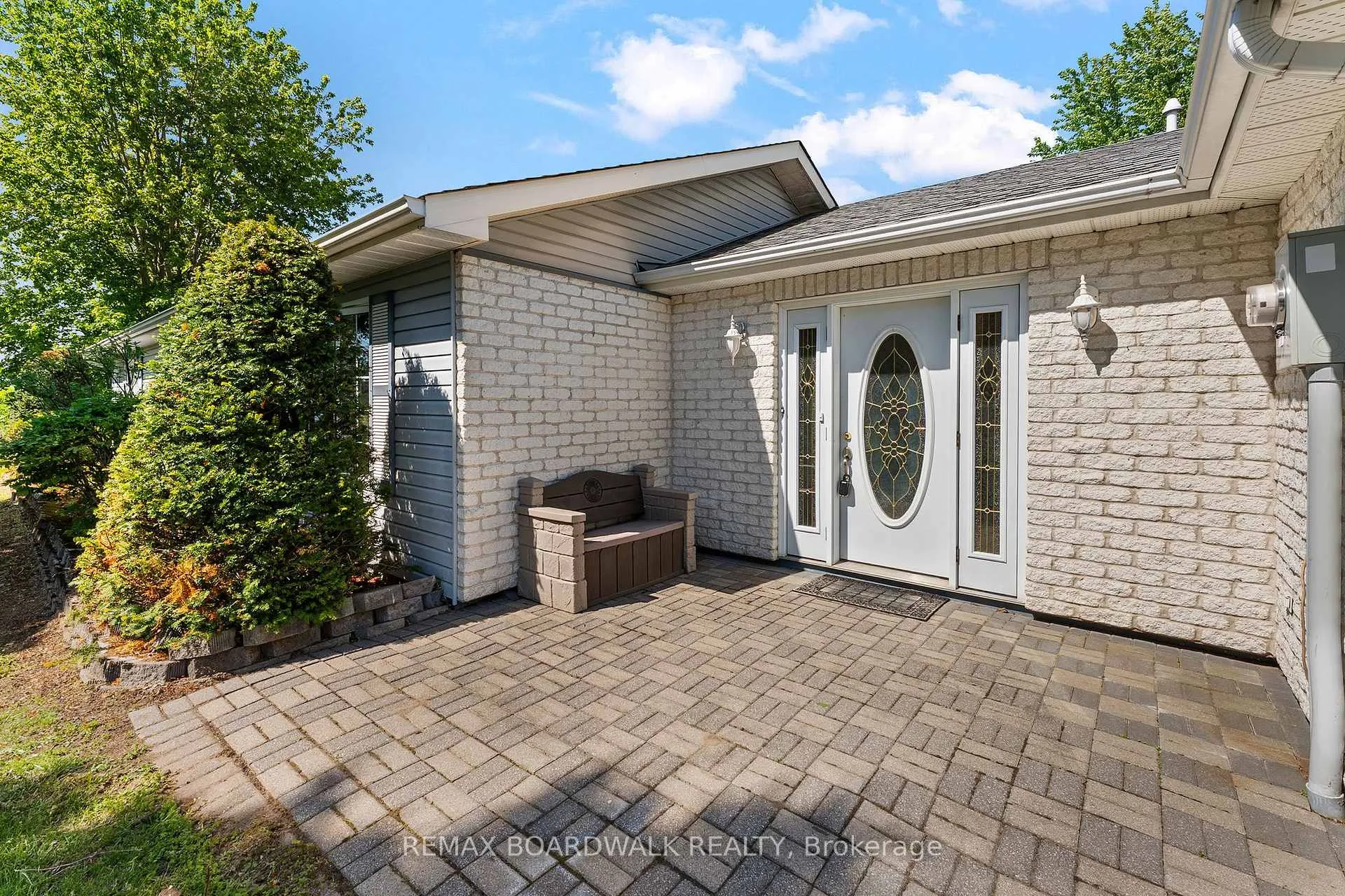 Photo 2 of 6021 County 44 Road, Edwardsburgh/Cardinal, Edwardsburgh/Cardinal Twp — HOMEH