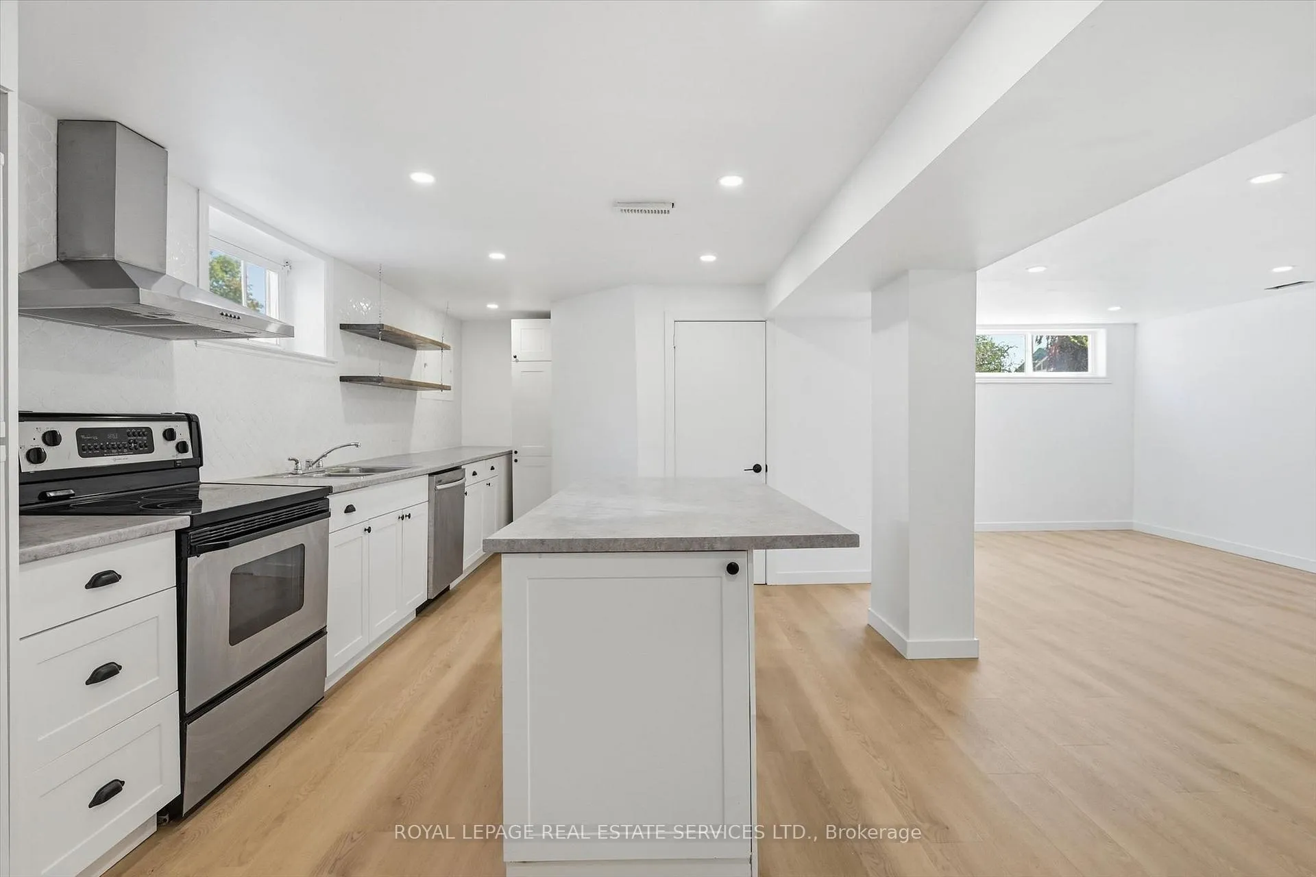 Photo 1 of Unit Lower, 6 Greening Court, Hamilton, Dundas — HOMEH