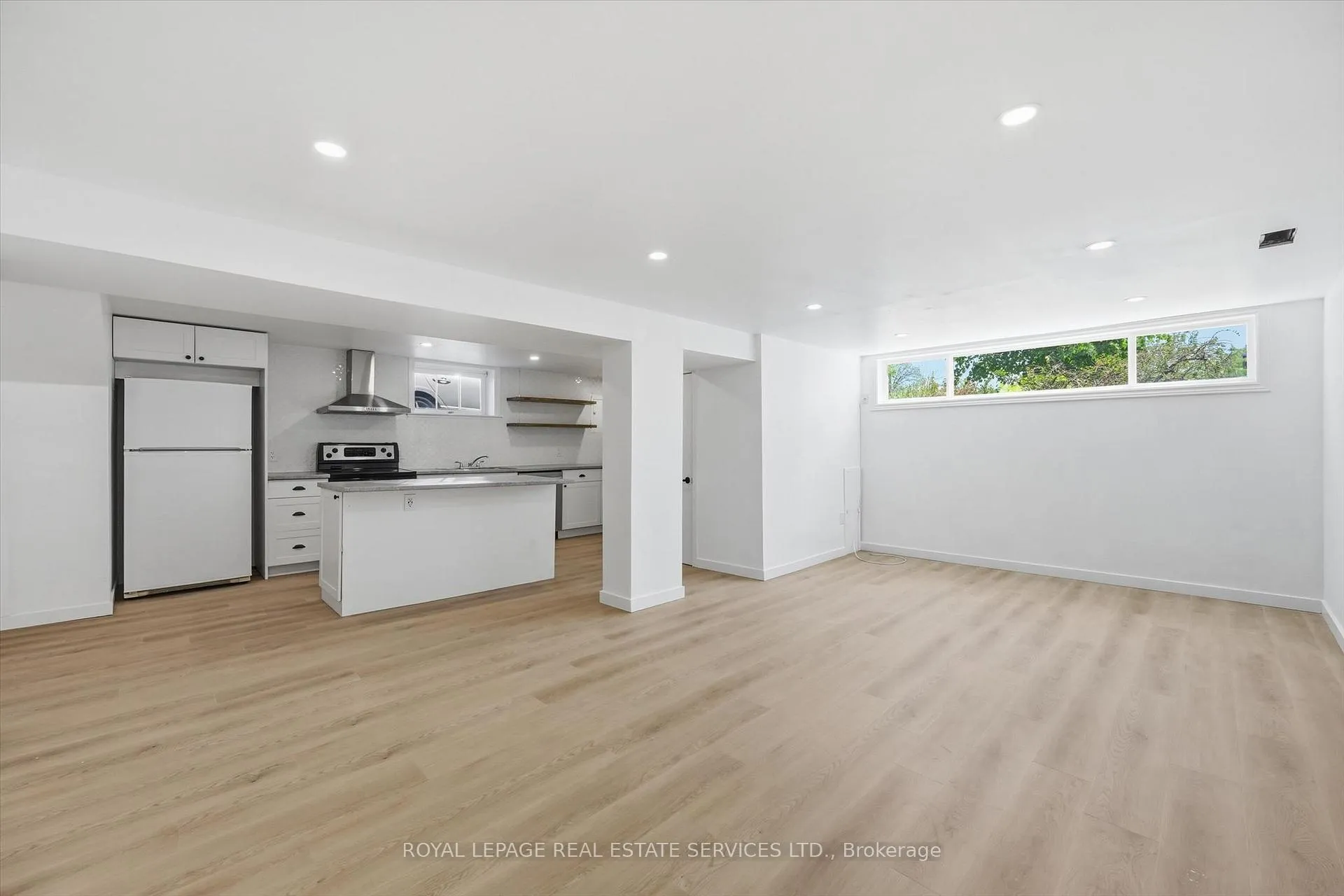 Photo 11 of Unit Lower, 6 Greening Court, Hamilton, Dundas — HOMEH