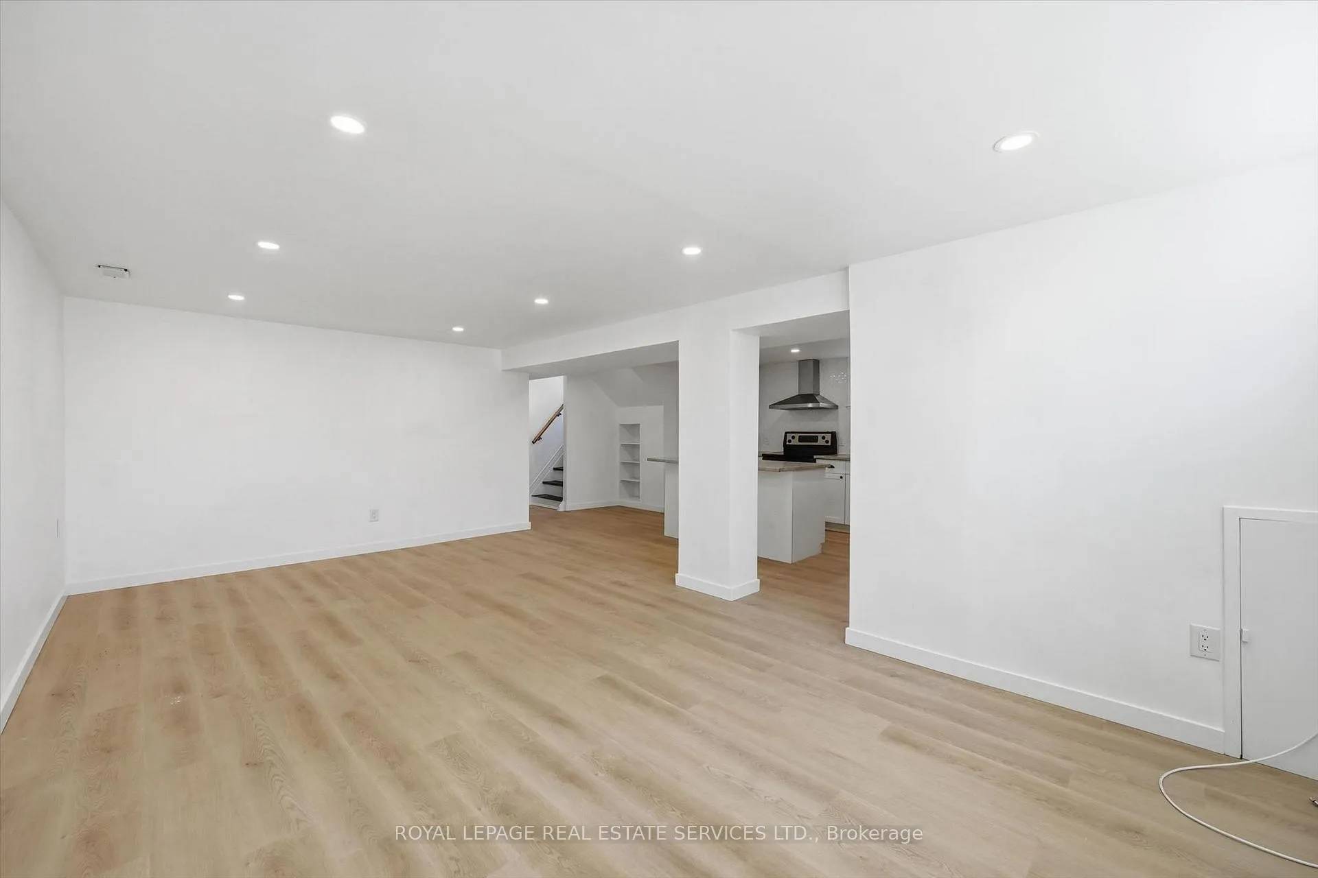 Photo 12 of Unit Lower, 6 Greening Court, Hamilton, Dundas — HOMEH